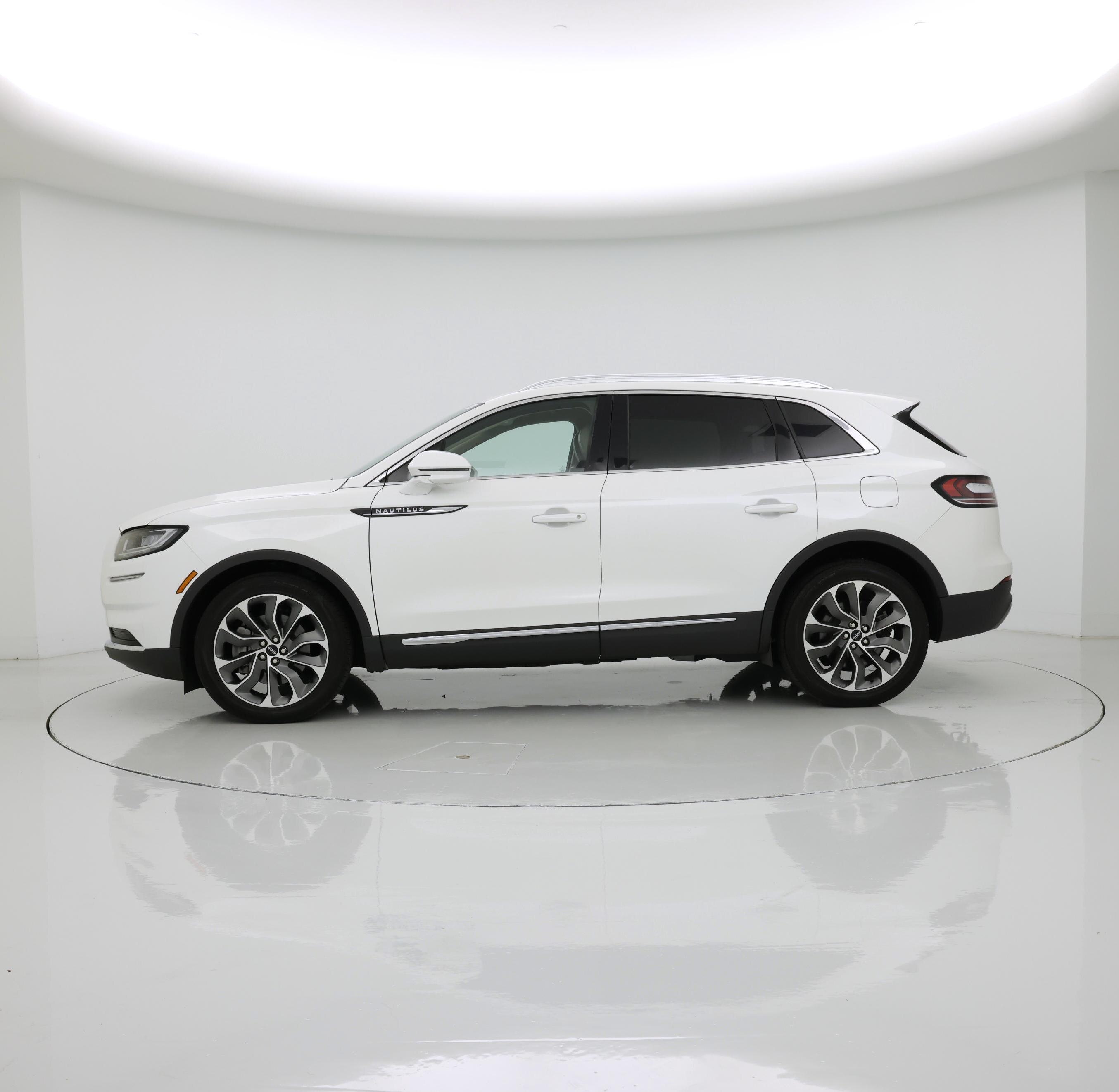 Thumbnail: 2023 Lincoln Nautilus - 3