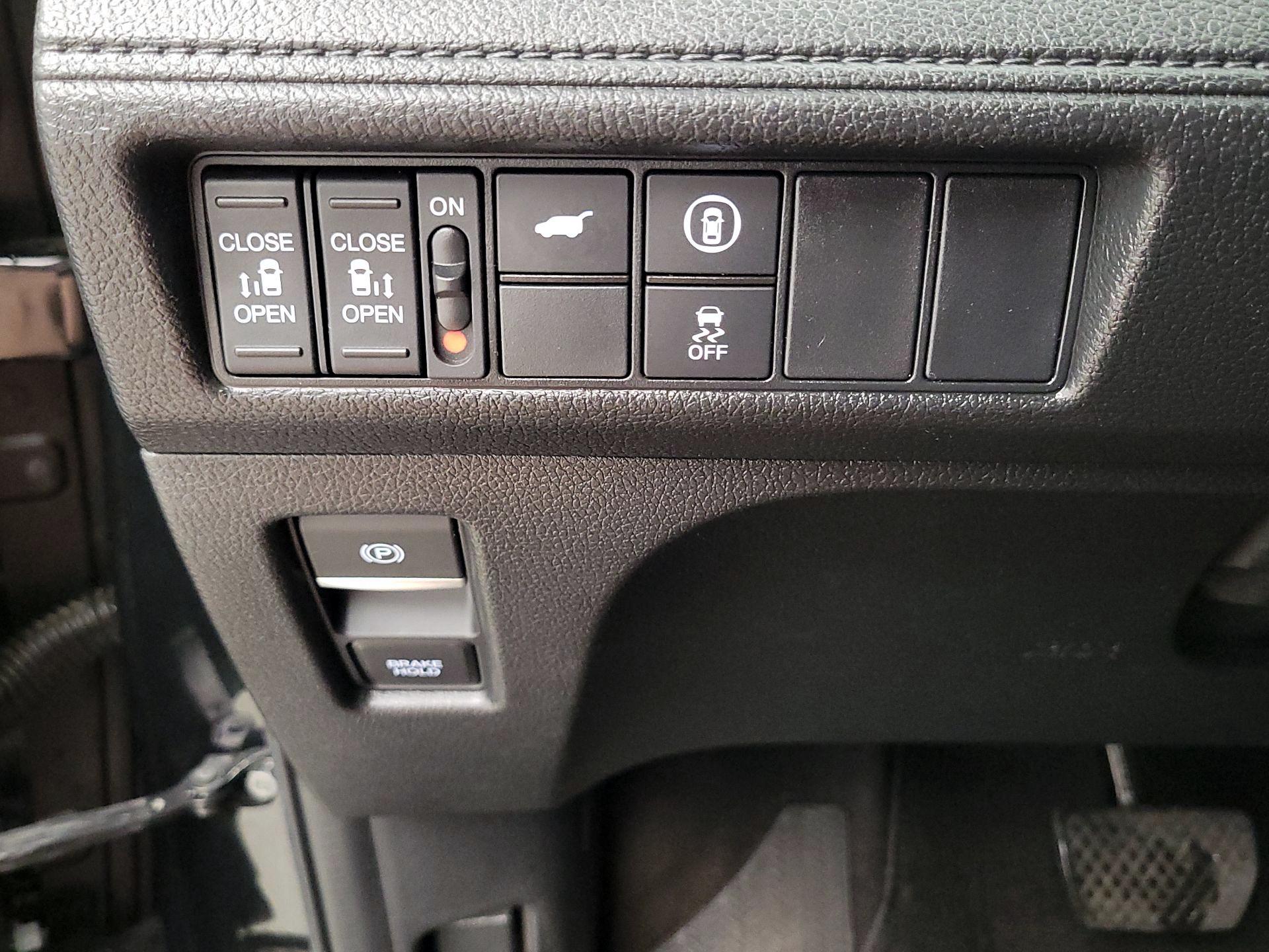 Thumbnail: 2023 Honda Odyssey - 13