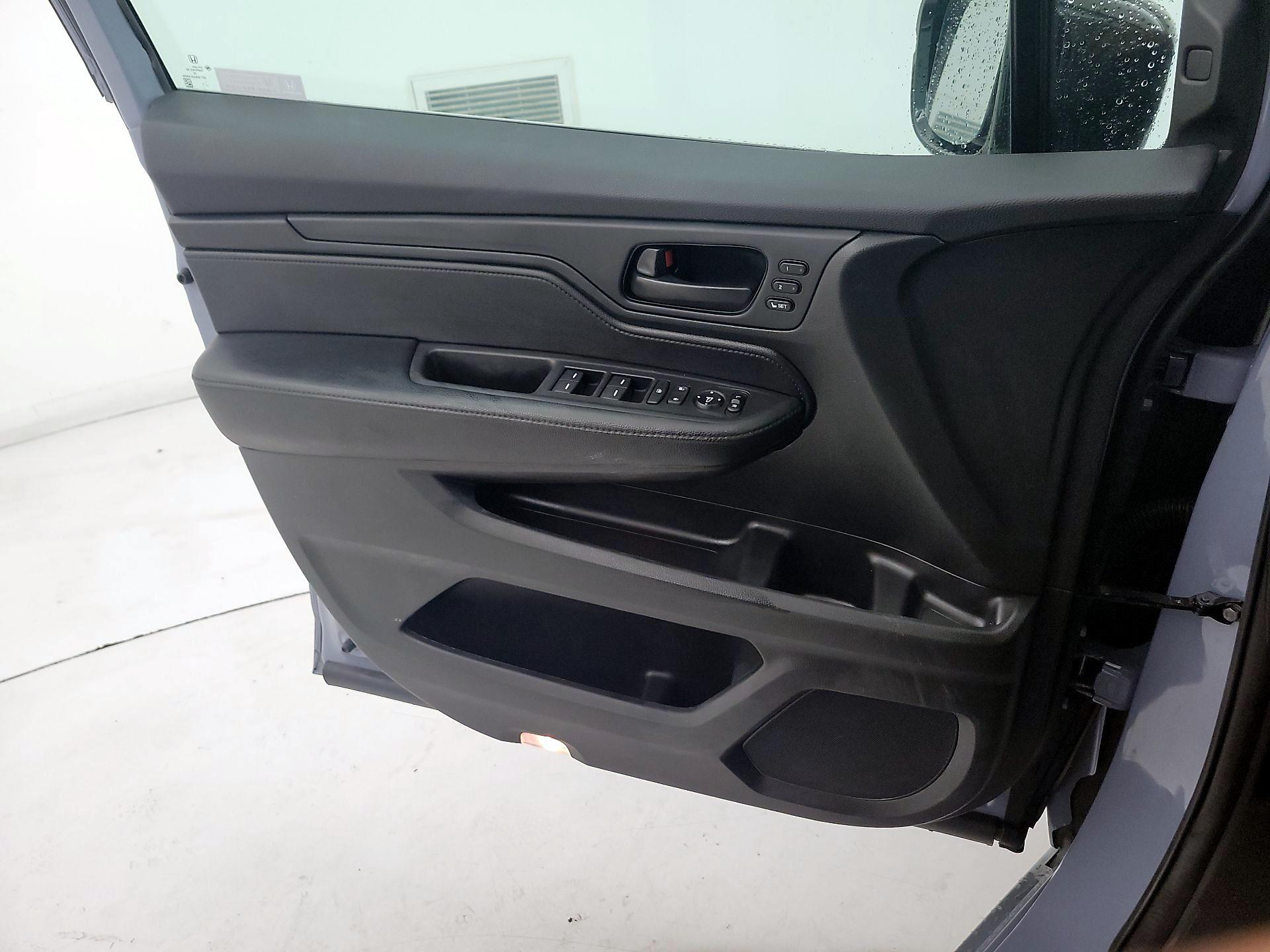 Thumbnail: 2023 Honda Odyssey - 10