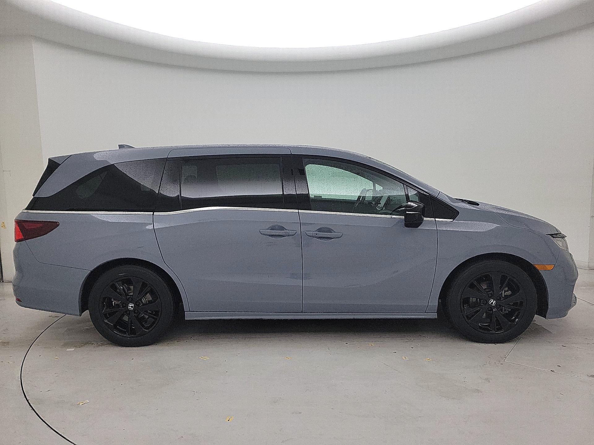 Thumbnail: 2023 Honda Odyssey - 4