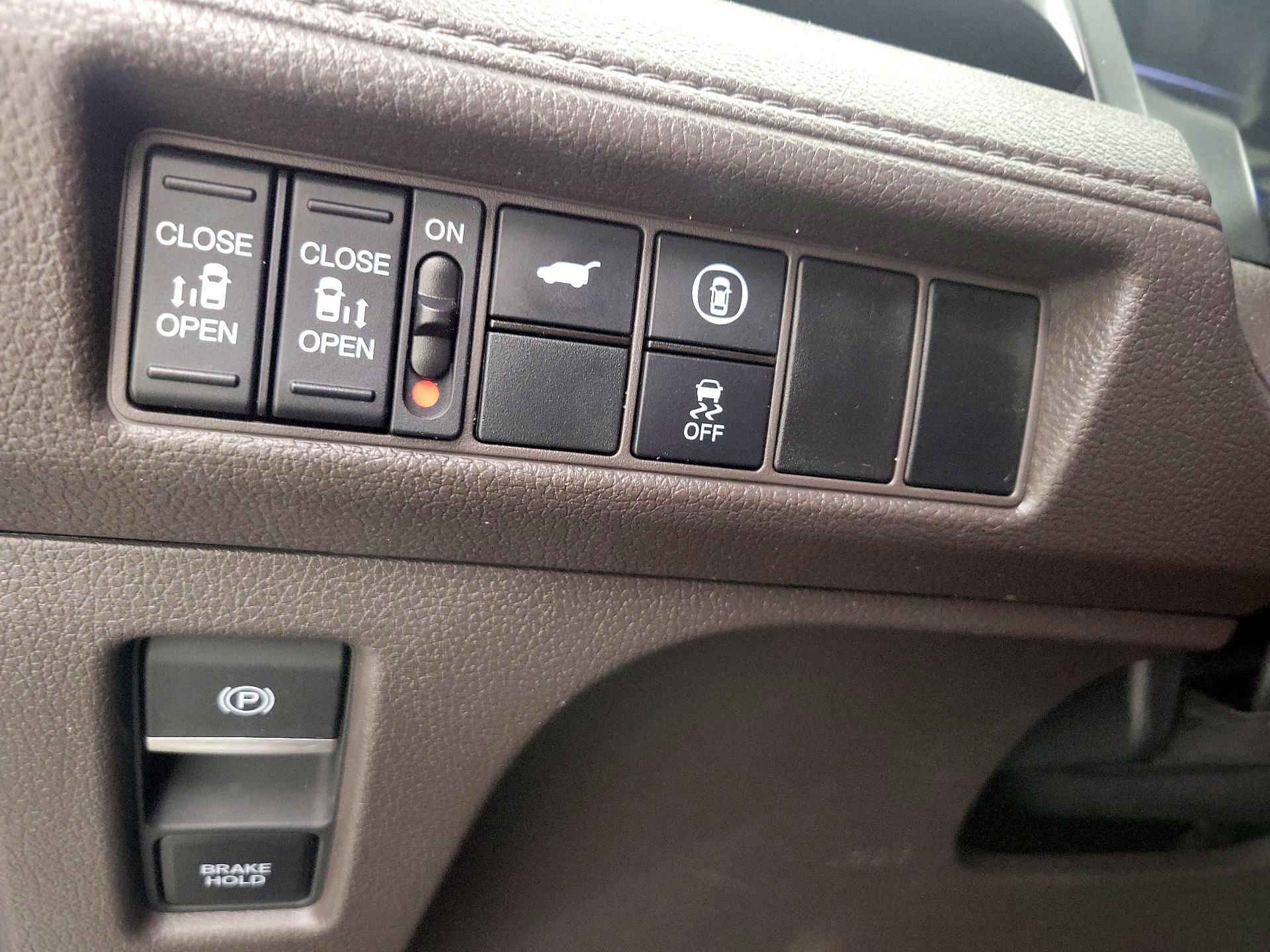 Thumbnail: 2023 Honda Odyssey - 13