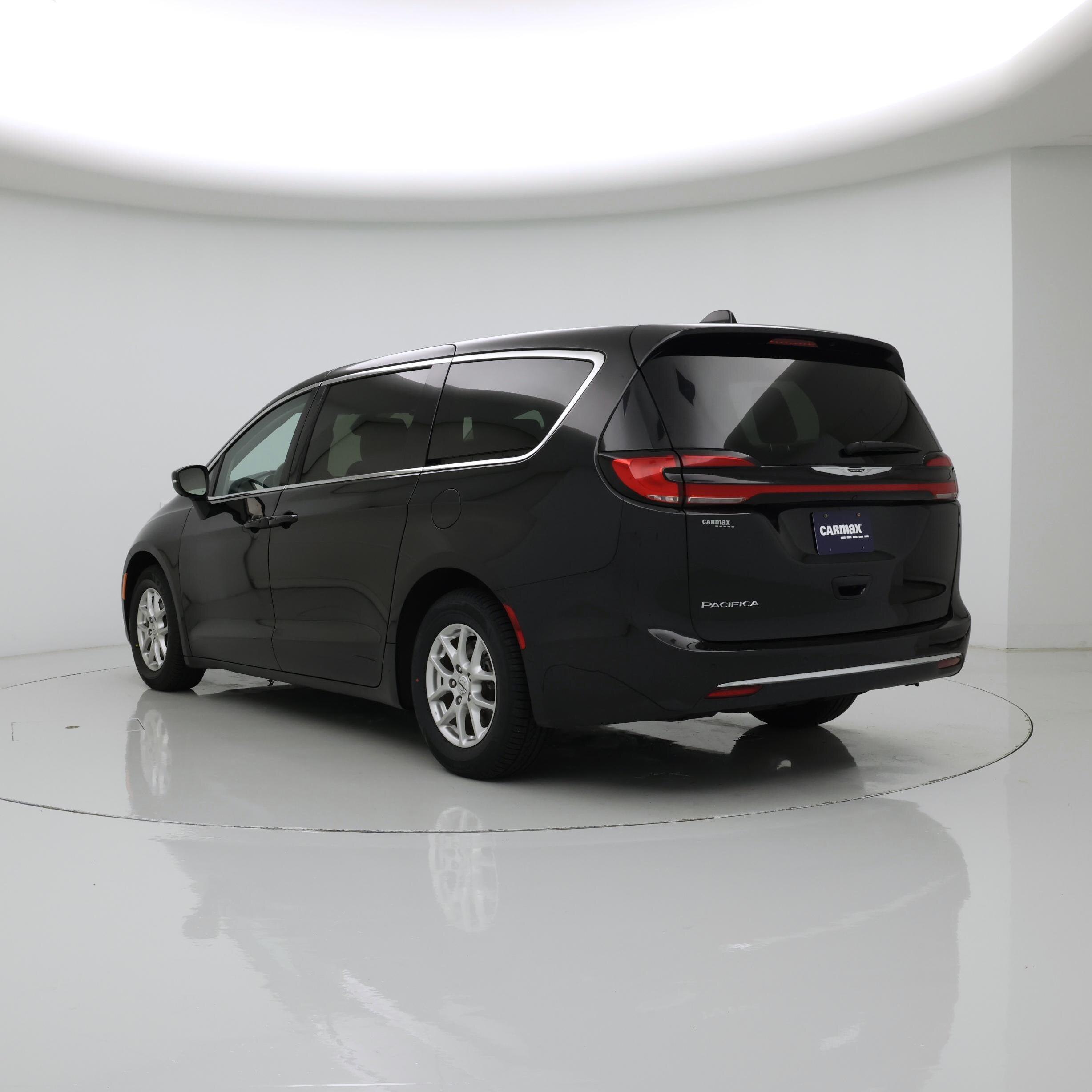 Thumbnail: 2023 Chrysler Pacifica - 2