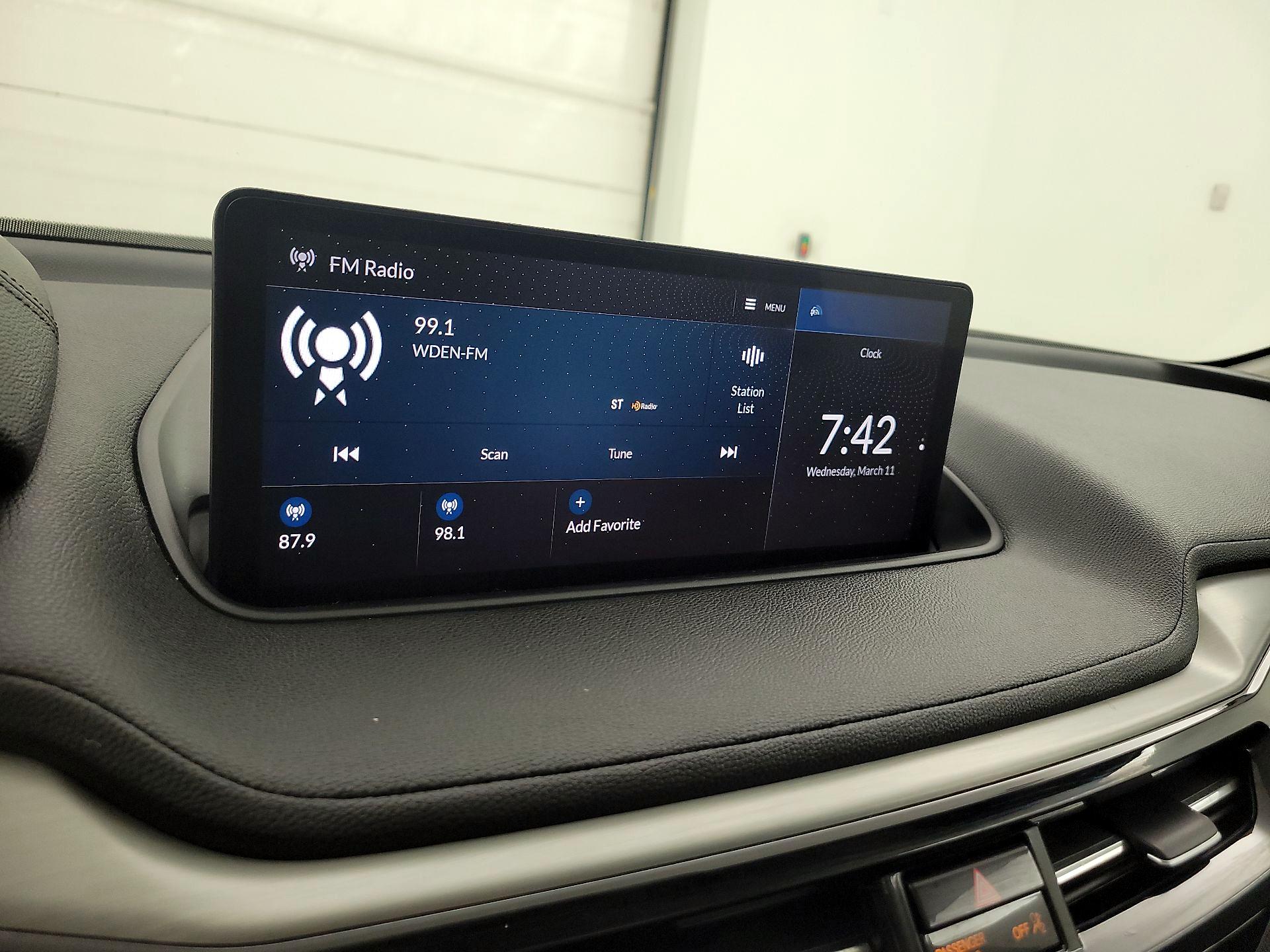 Thumbnail: 2023 Acura MDX - 13