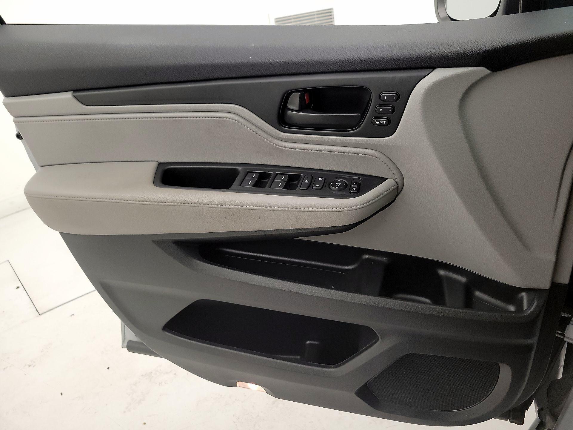 Thumbnail: 2023 Honda Odyssey - 12