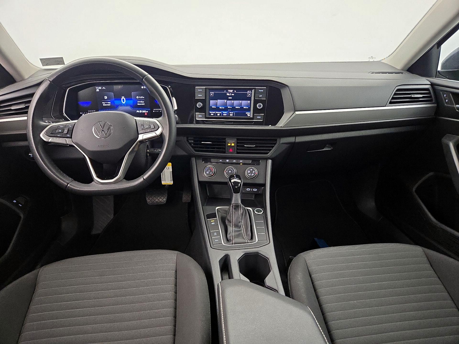 Thumbnail: 2024 Volkswagen Jetta - 9