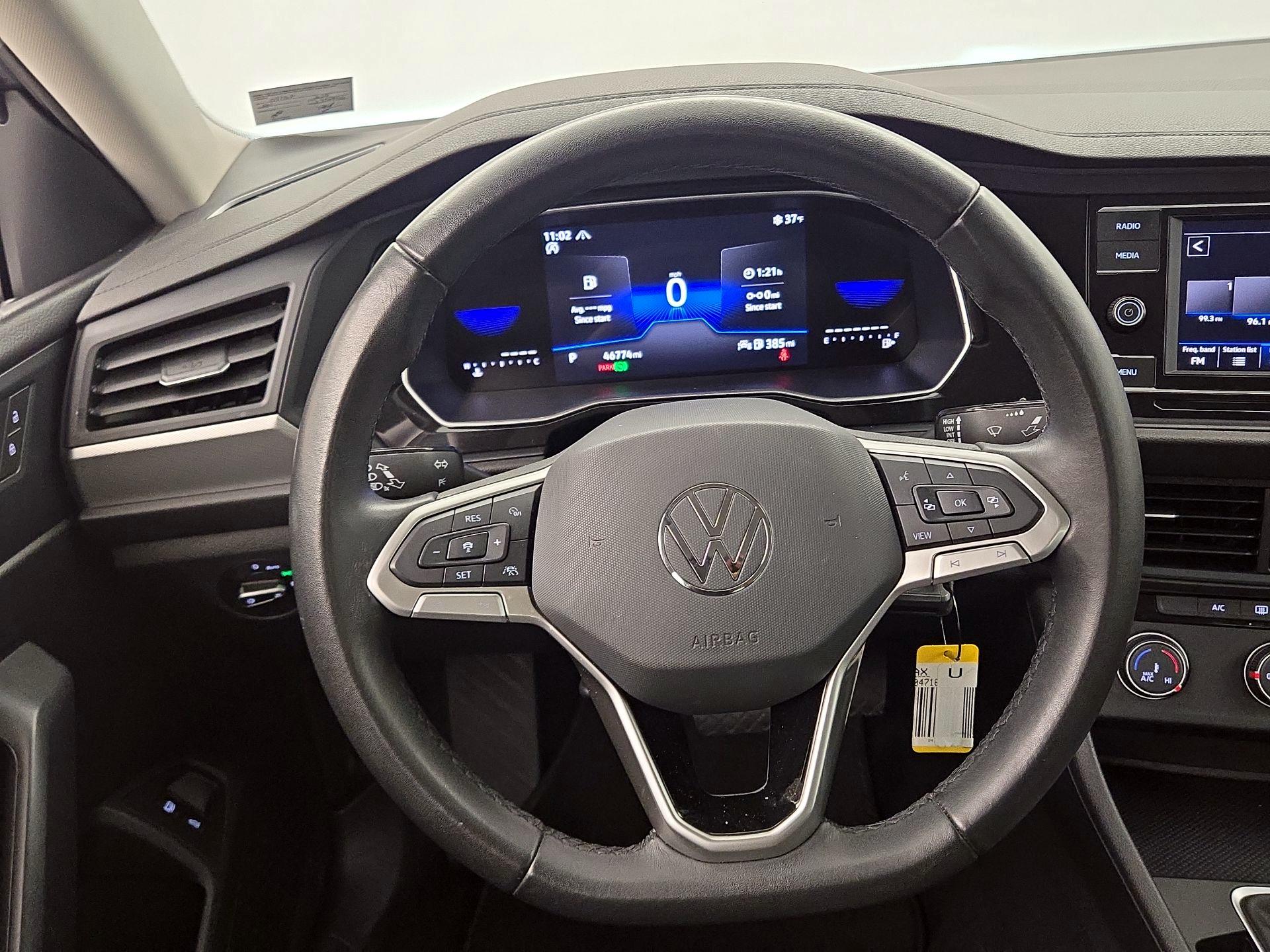 Thumbnail: 2024 Volkswagen Jetta - 10