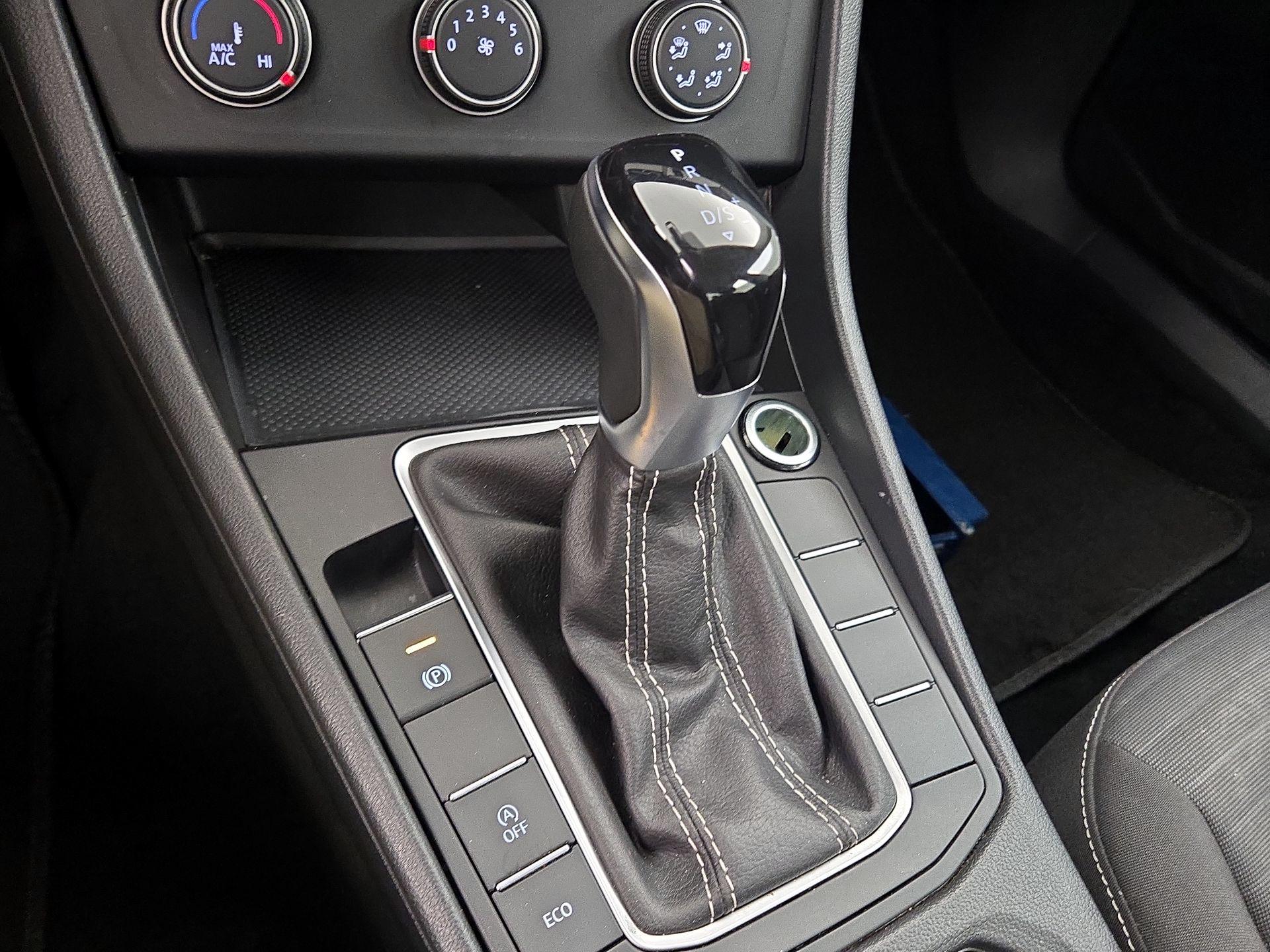 Thumbnail: 2024 Volkswagen Jetta - 17