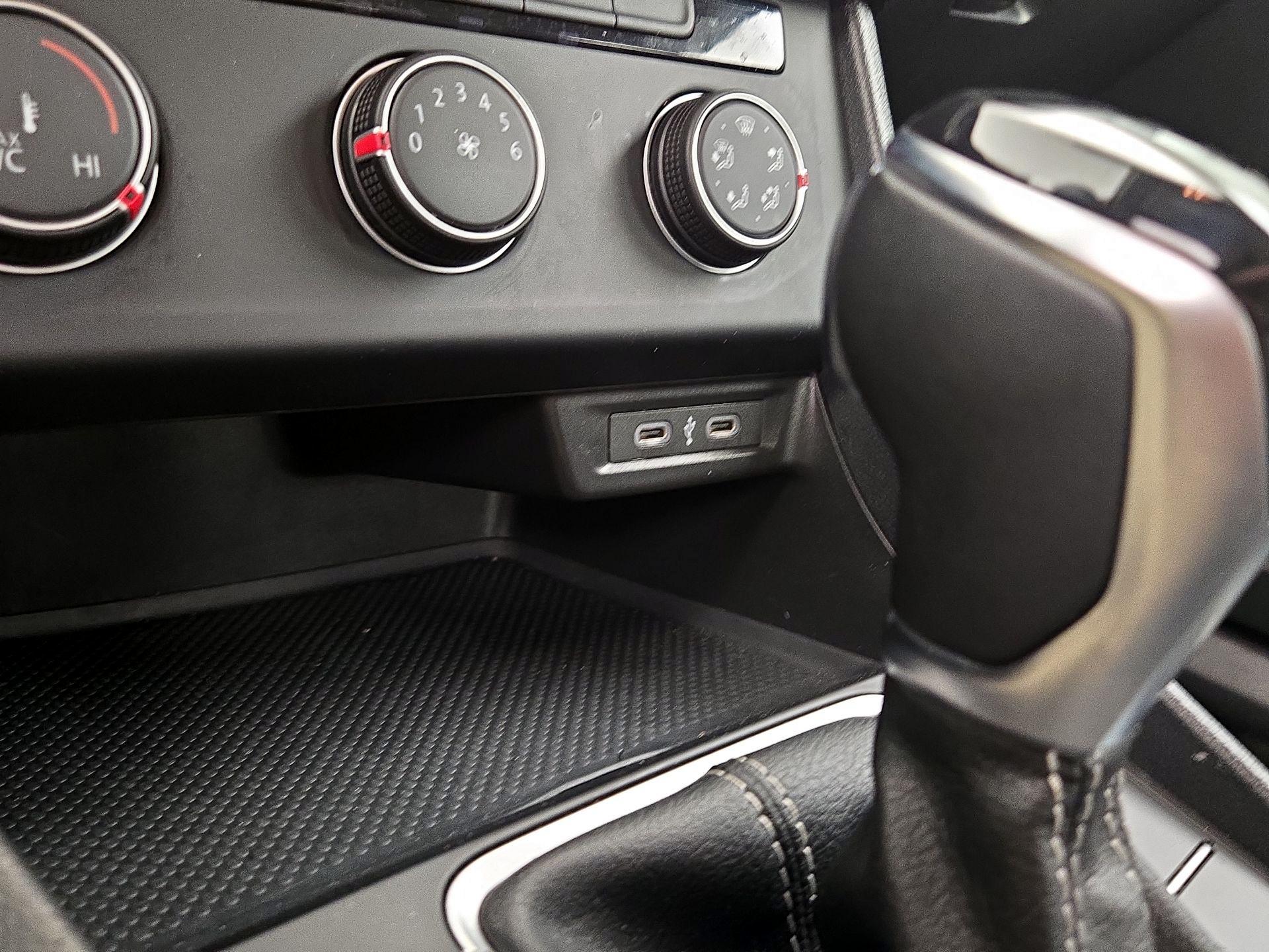 Thumbnail: 2024 Volkswagen Jetta - 18