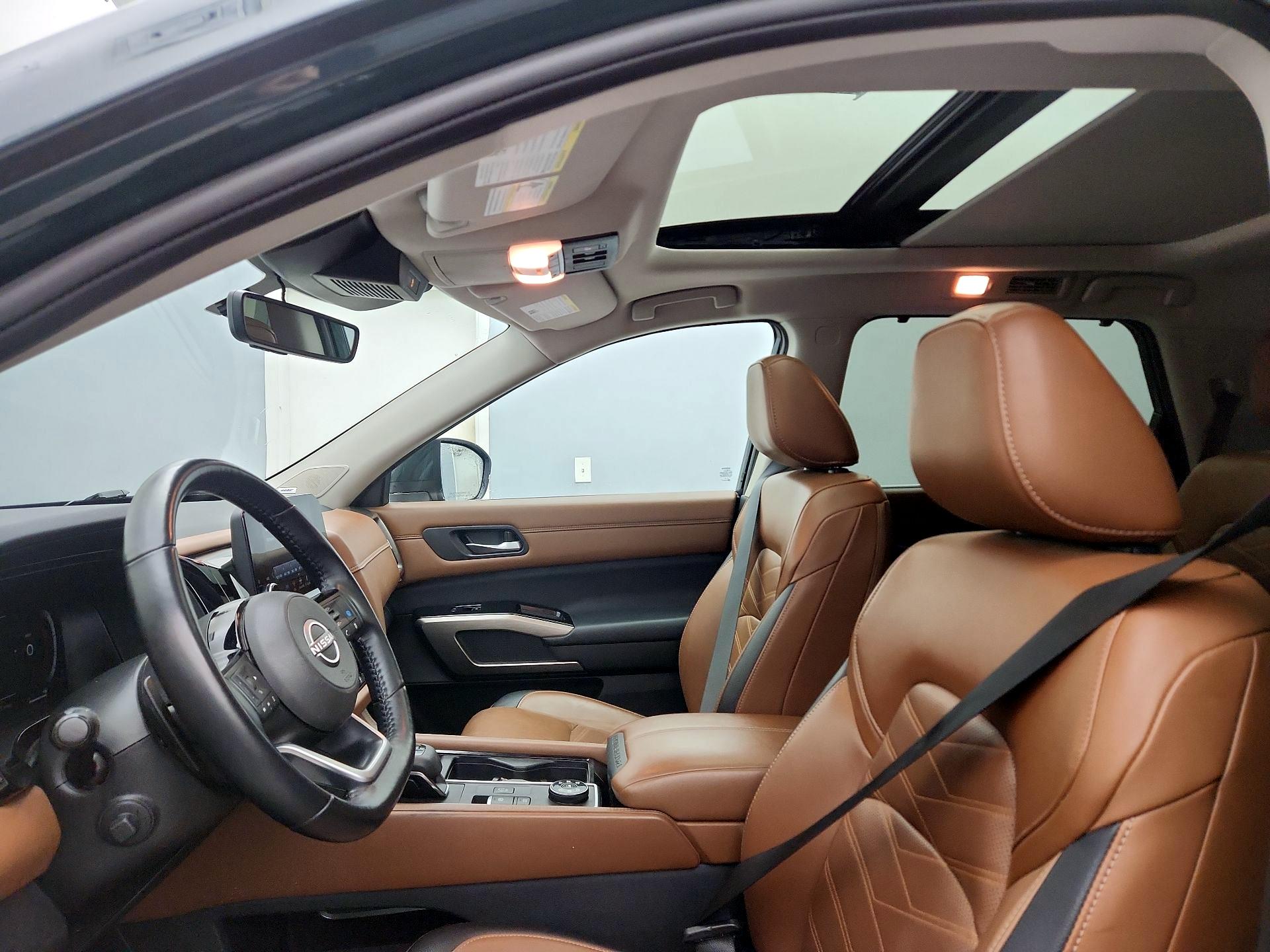 Thumbnail: 2023 Nissan Pathfinder - 20