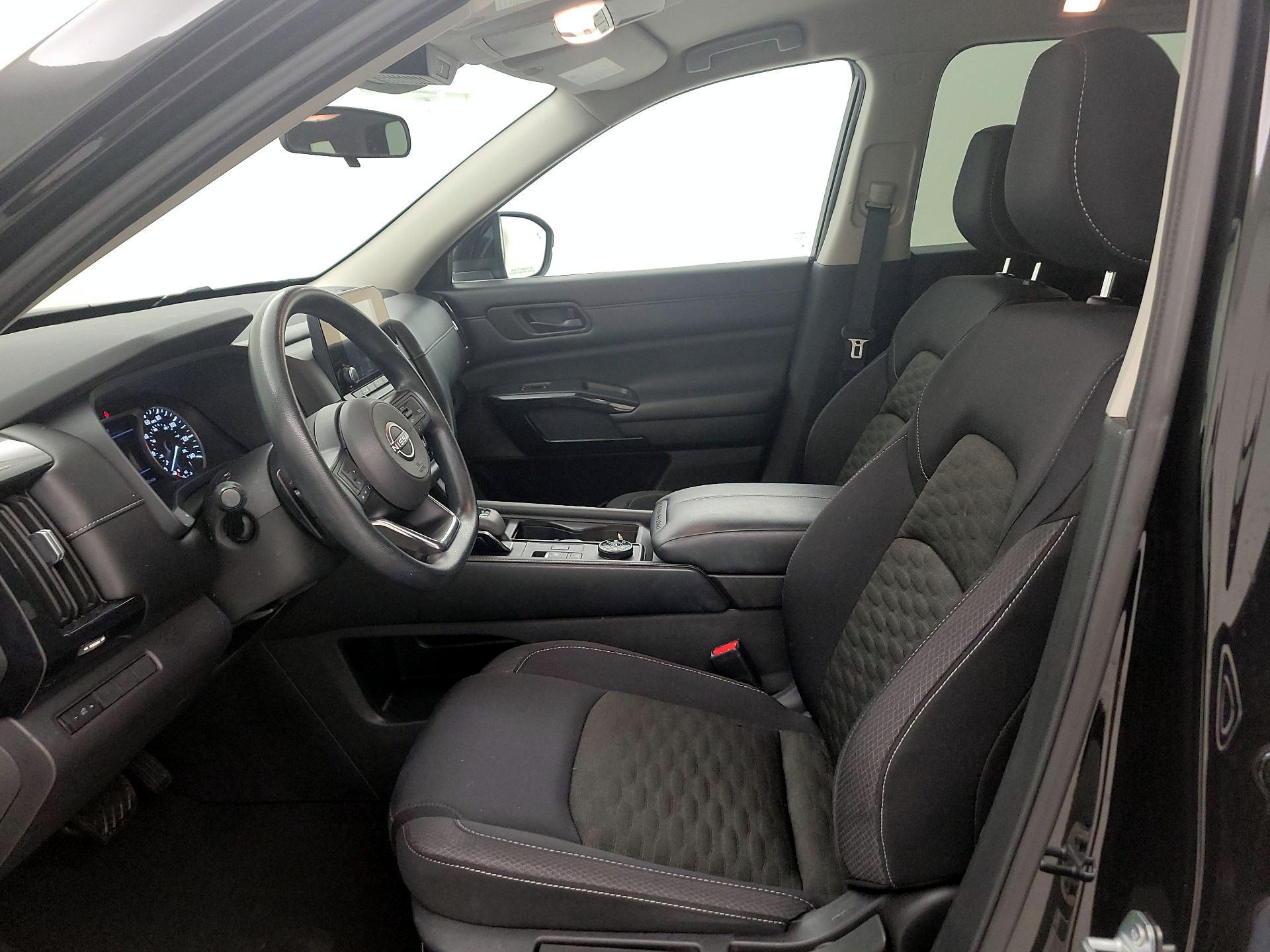 Thumbnail: 2023 Nissan Pathfinder - 11