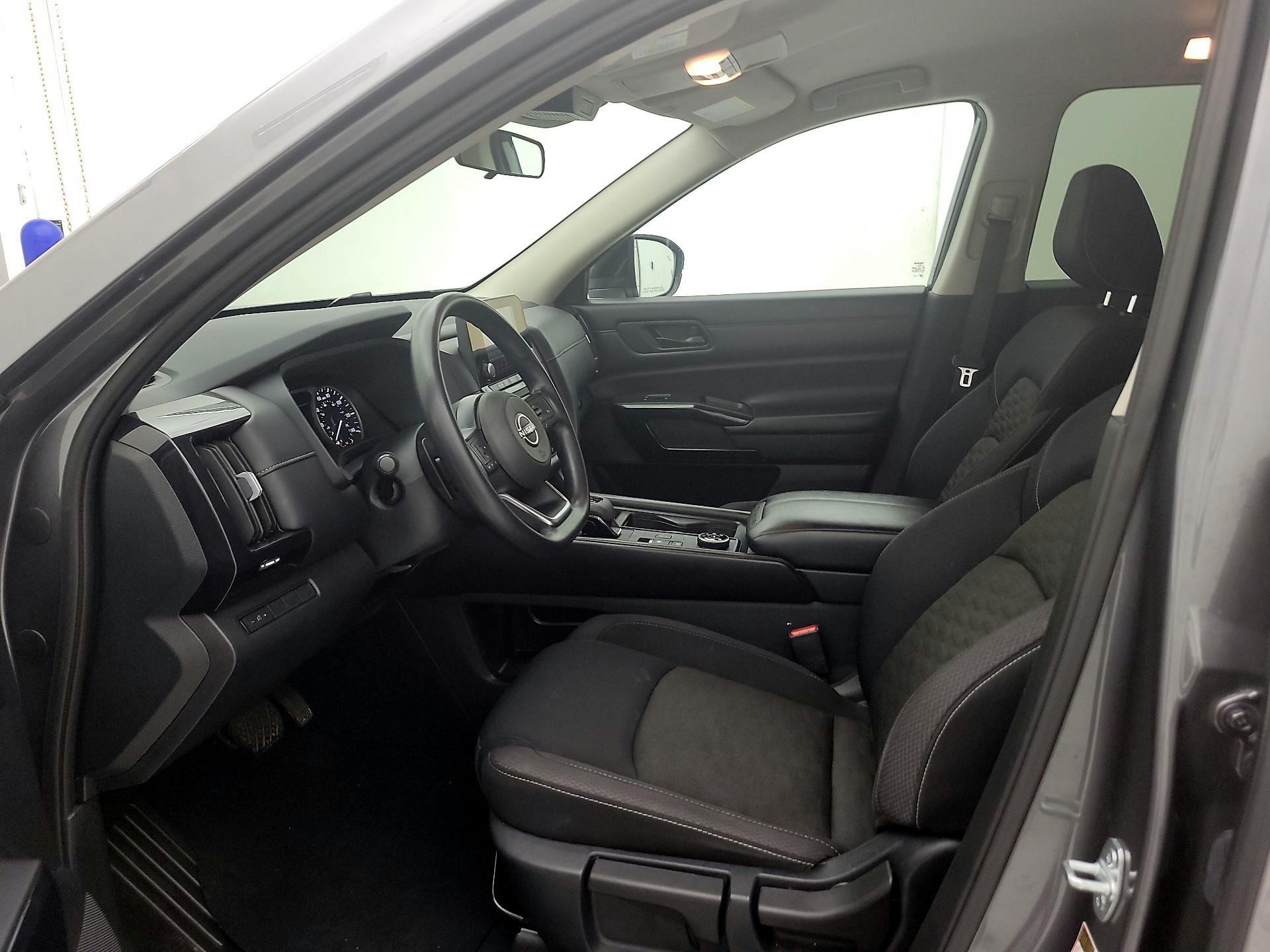 Thumbnail: 2023 Nissan Pathfinder - 11