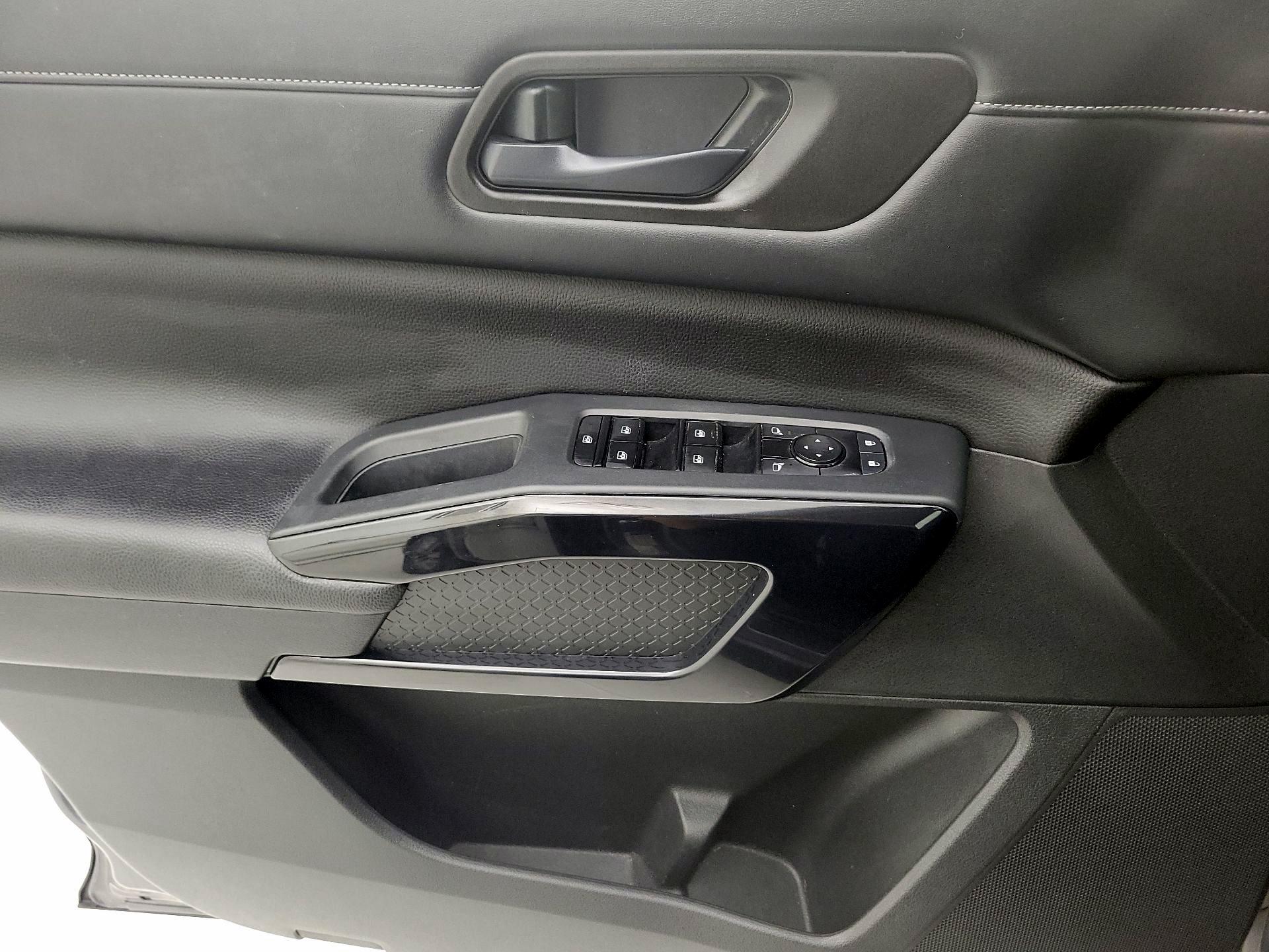 Thumbnail: 2023 Nissan Pathfinder - 12