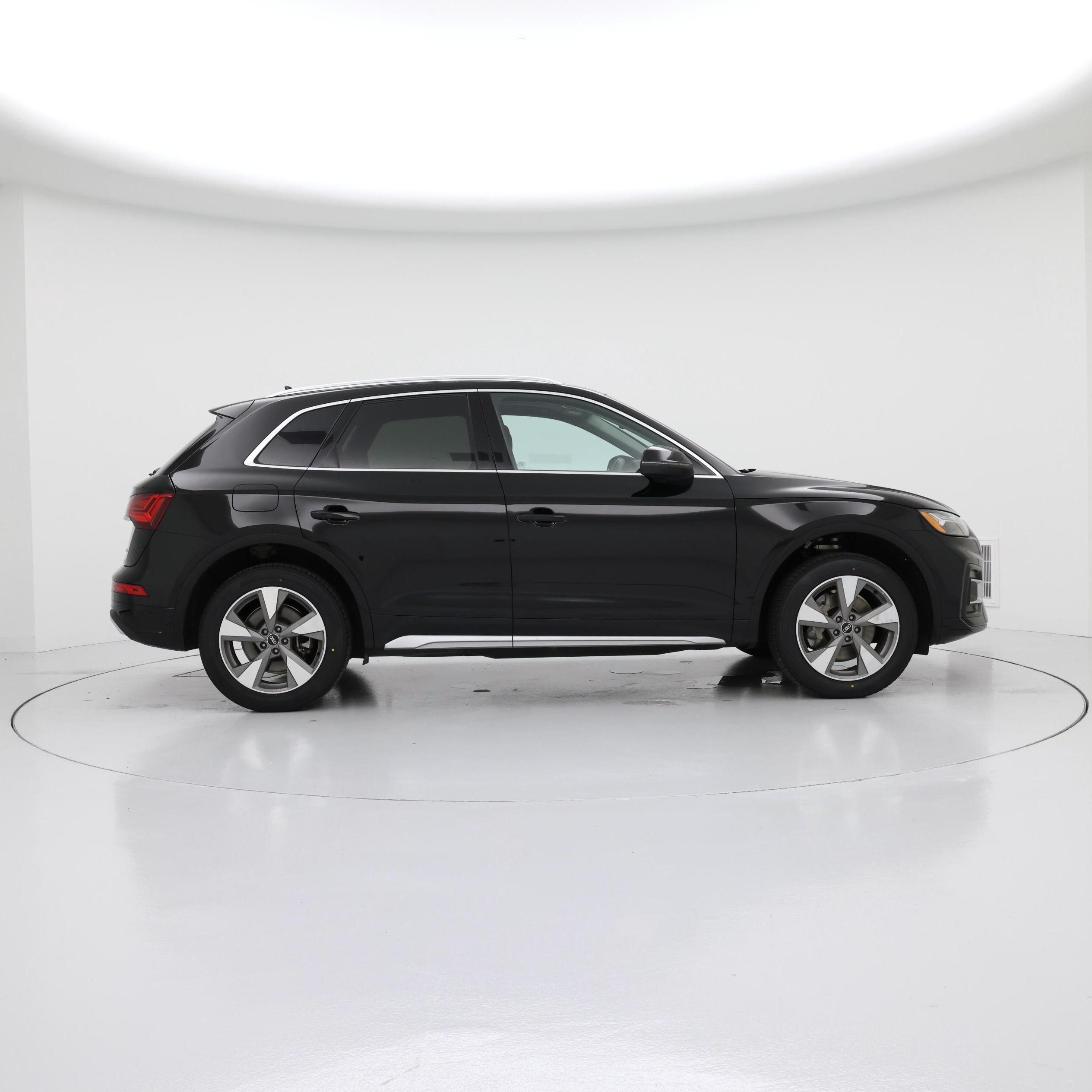 Thumbnail: 2023 Audi Q5 - 7