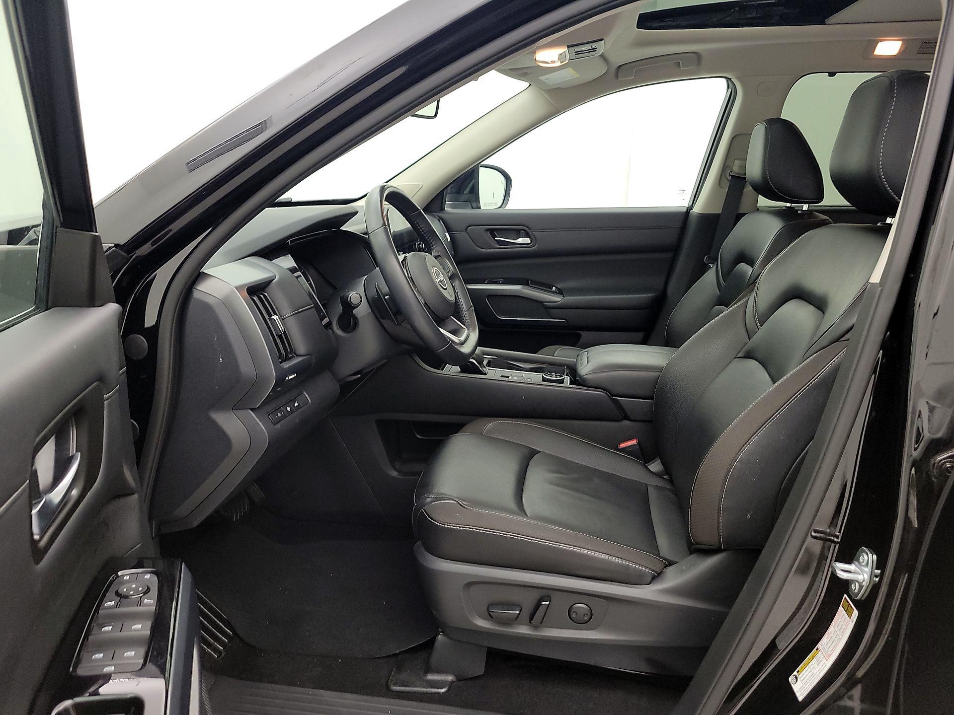 Thumbnail: 2023 Nissan Pathfinder - 9