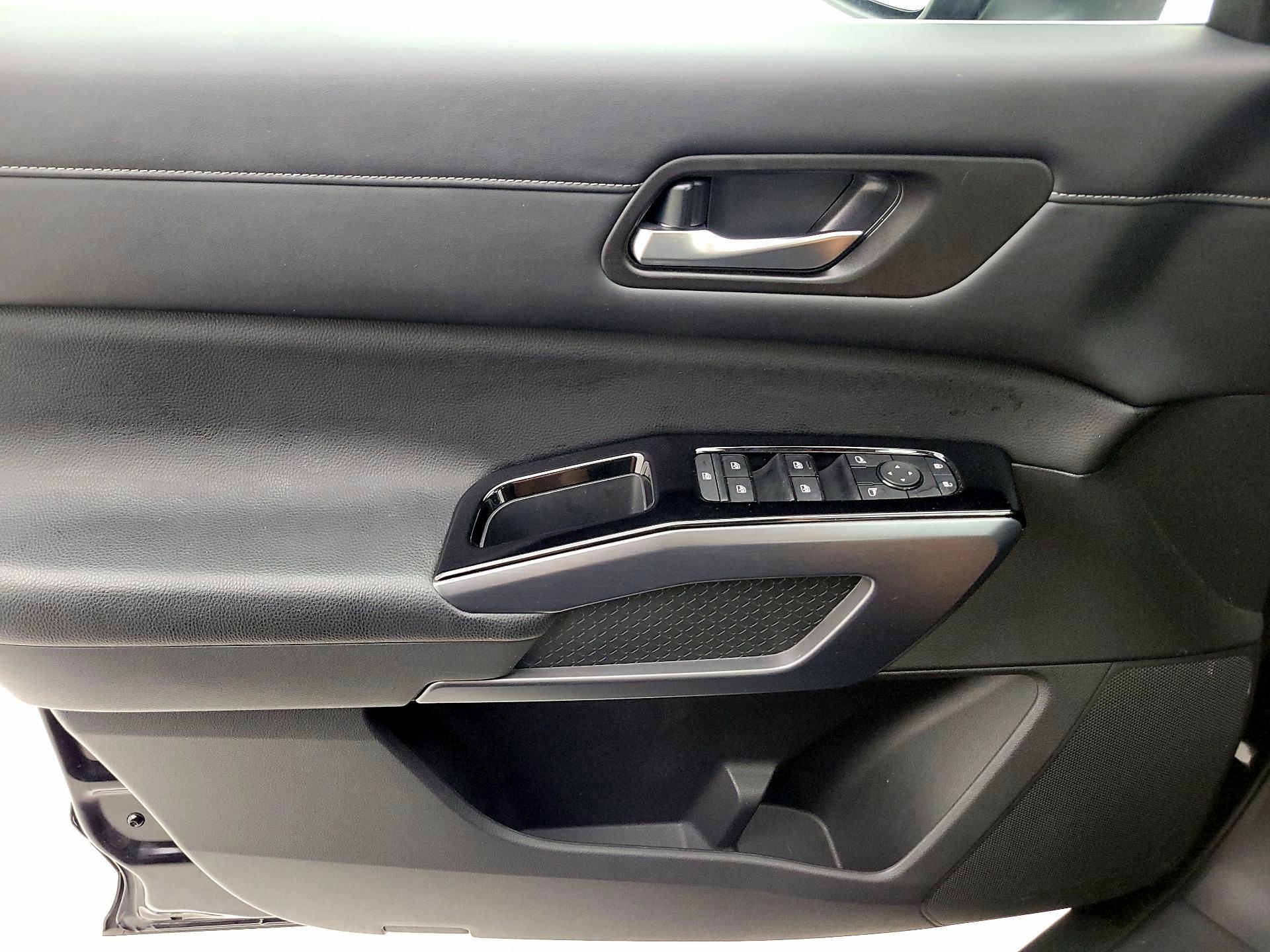 Thumbnail: 2023 Nissan Pathfinder - 10