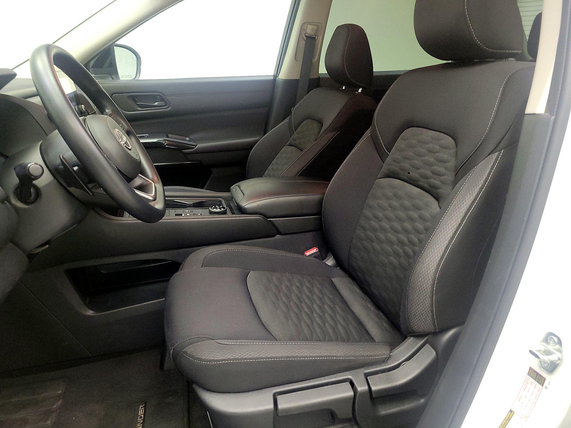 Thumbnail: 2024 Nissan Pathfinder - 9