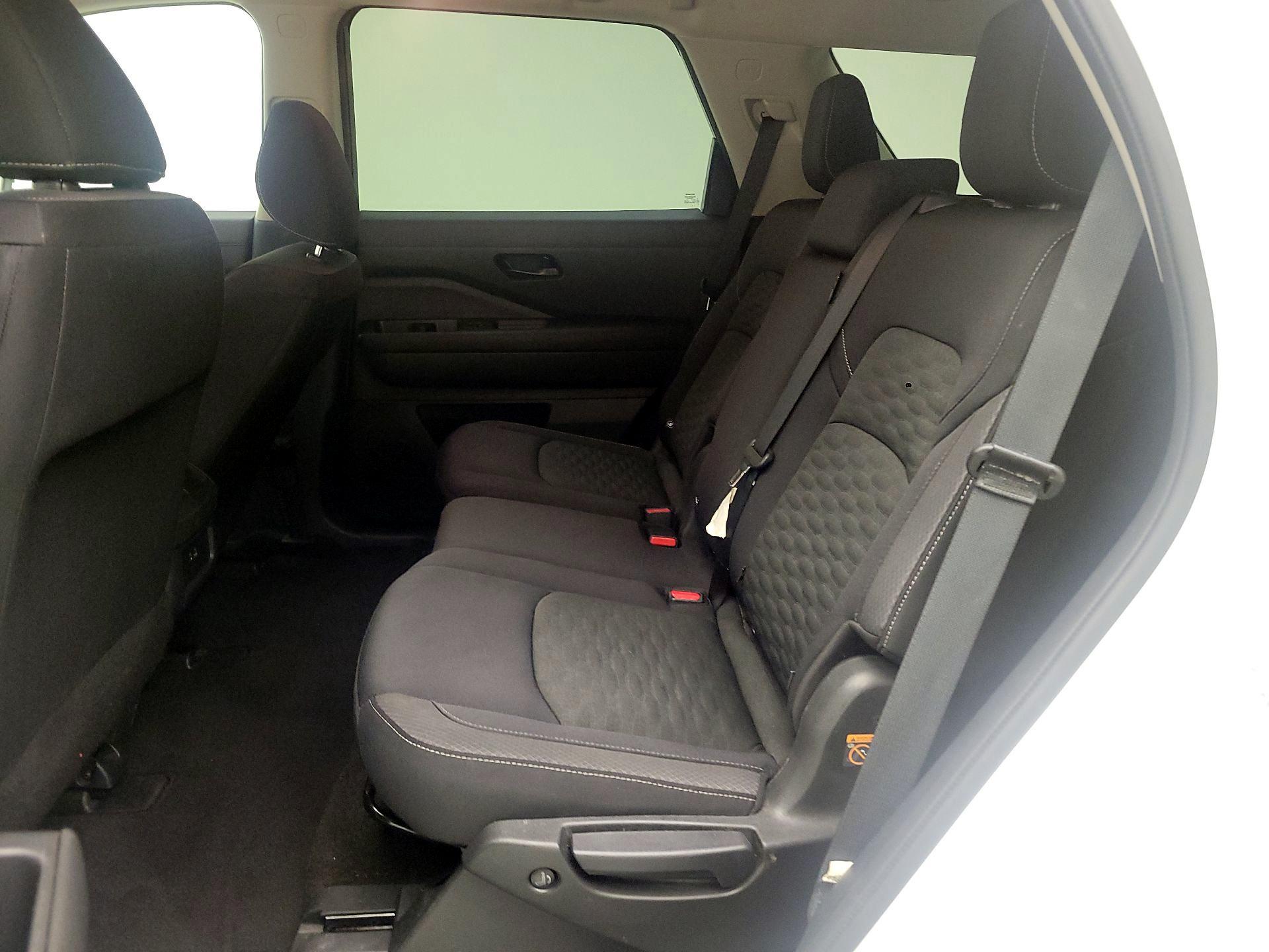 Thumbnail: 2024 Nissan Pathfinder - 17