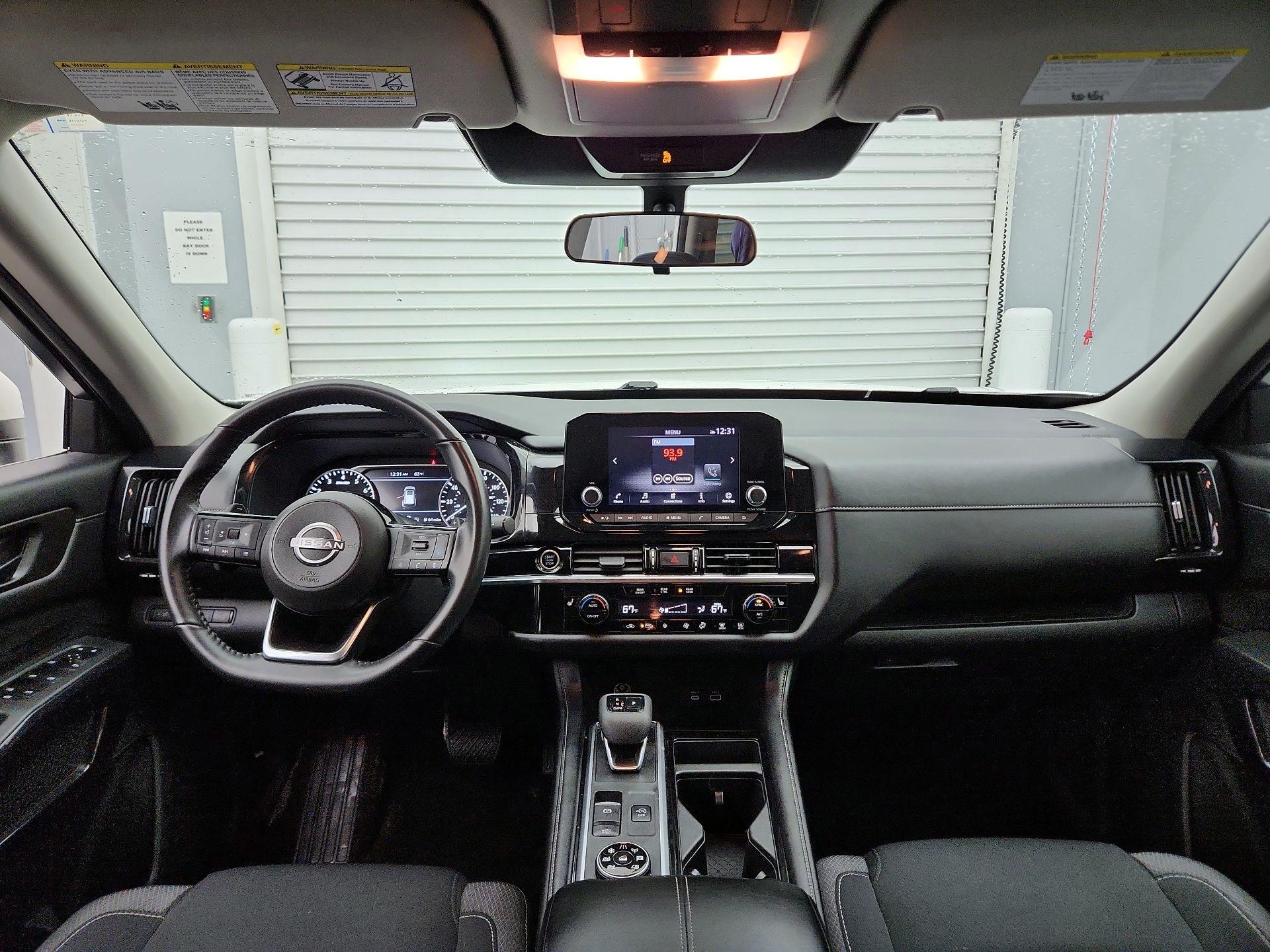 Thumbnail: 2023 Nissan Pathfinder - 9