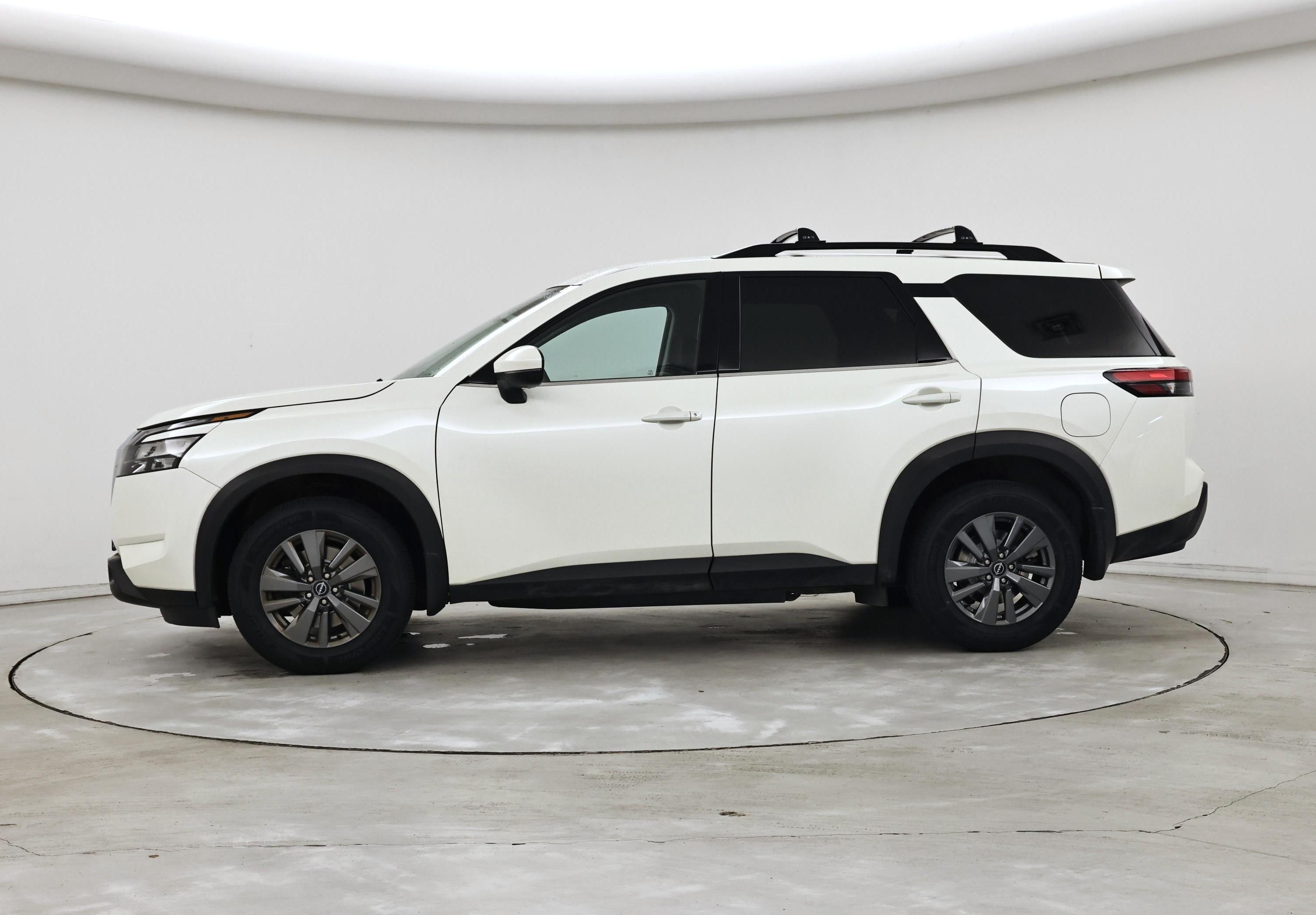 Thumbnail: 2023 Nissan Pathfinder - 3