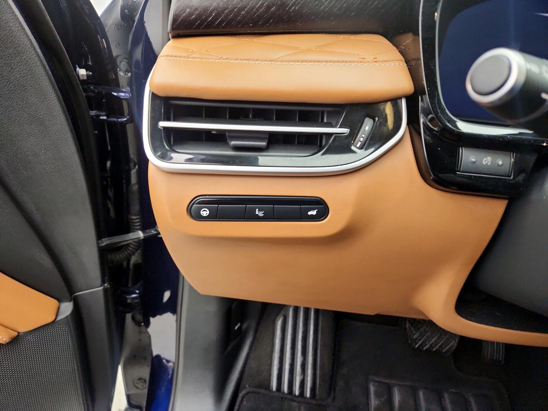 Thumbnail: 2023 INFINITI QX60 - 13