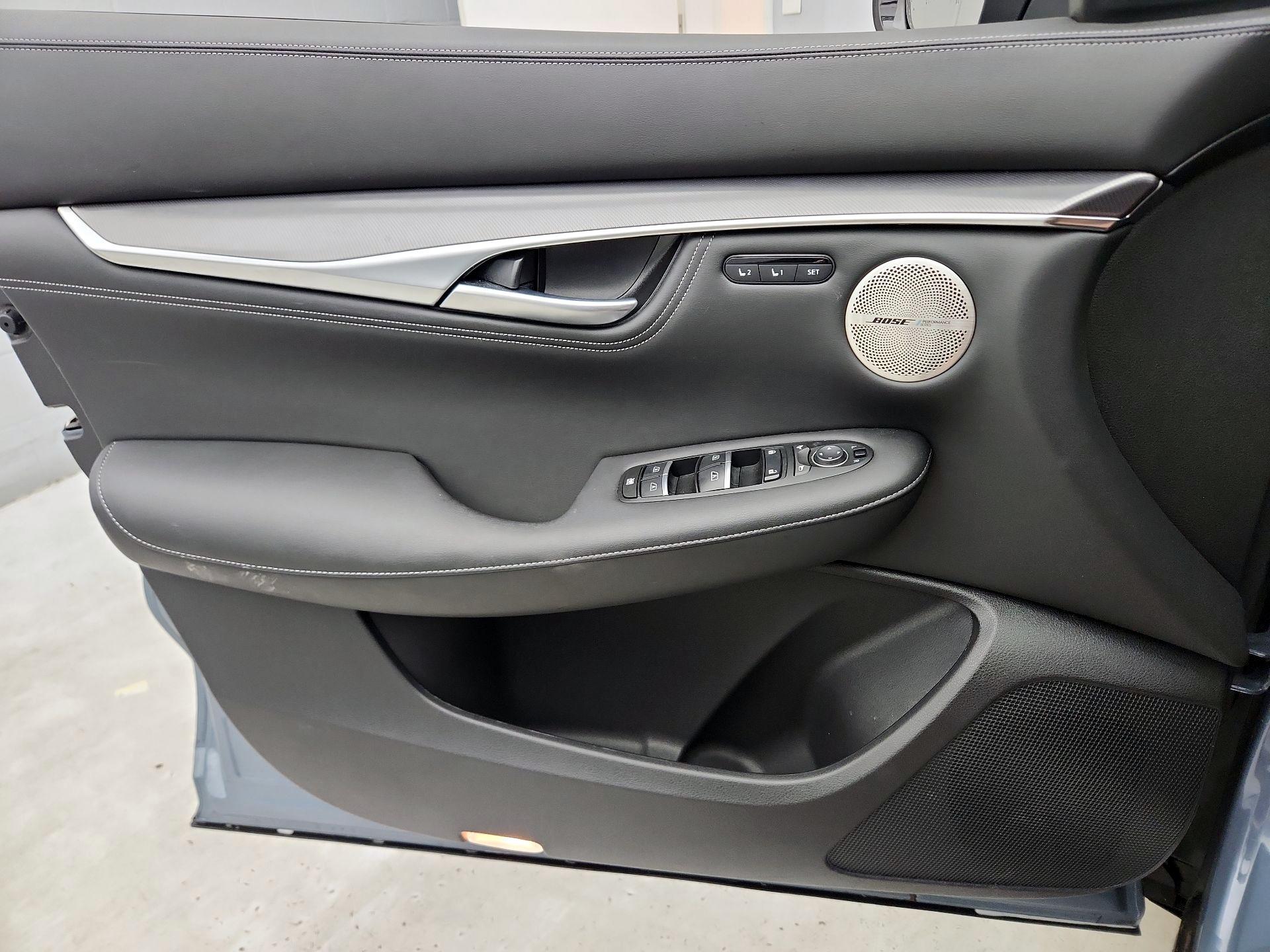 Thumbnail: 2023 INFINITI QX55 - 12