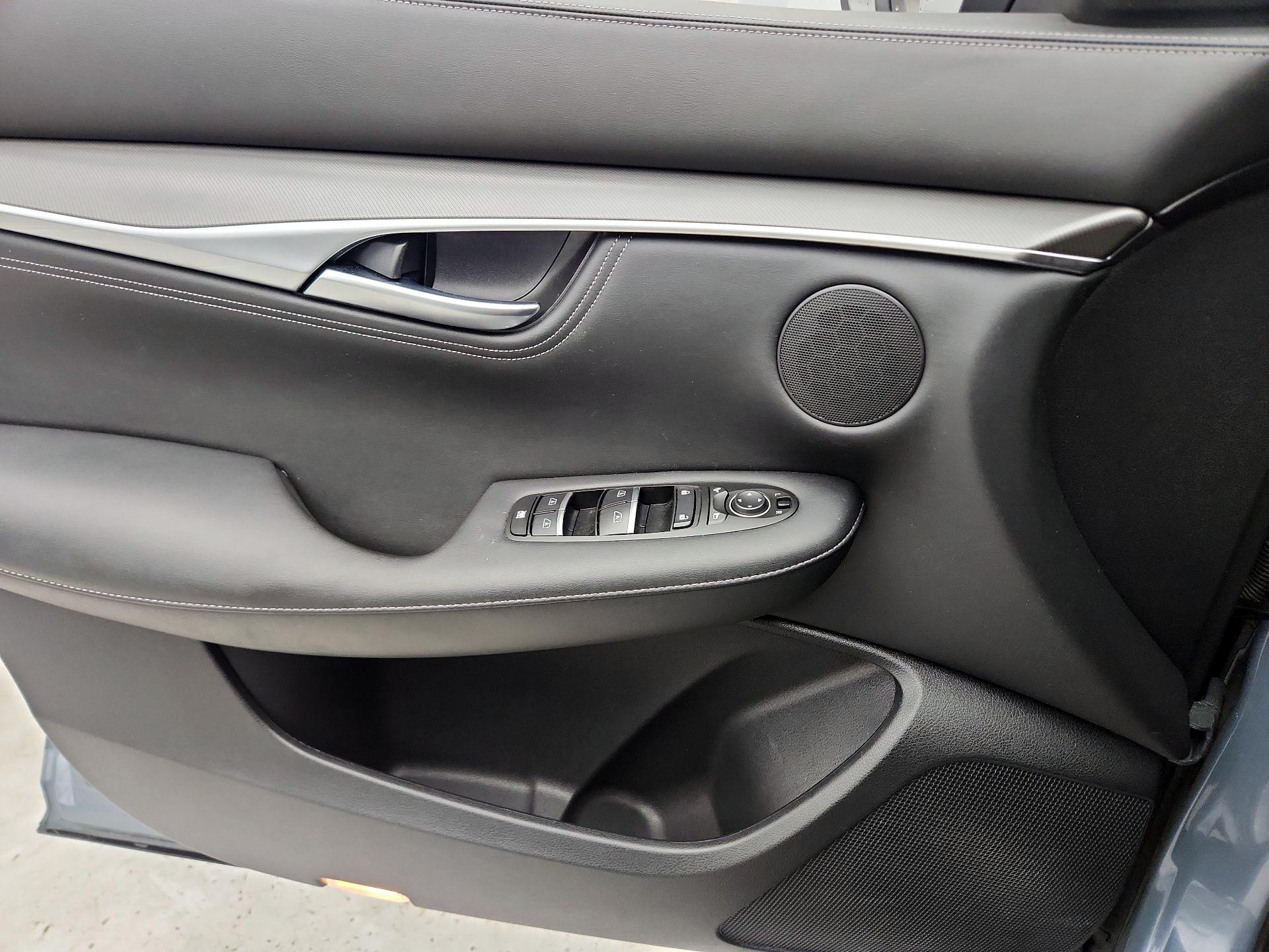 Thumbnail: 2023 INFINITI QX55 - 12