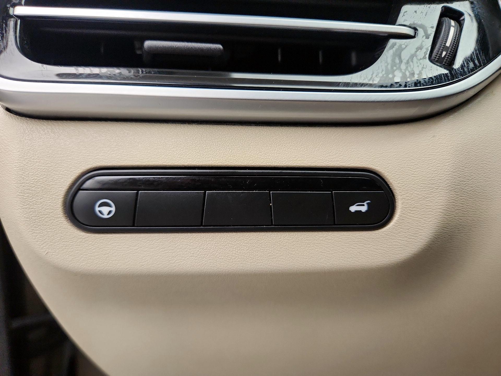 Thumbnail: 2023 INFINITI QX60 - 13