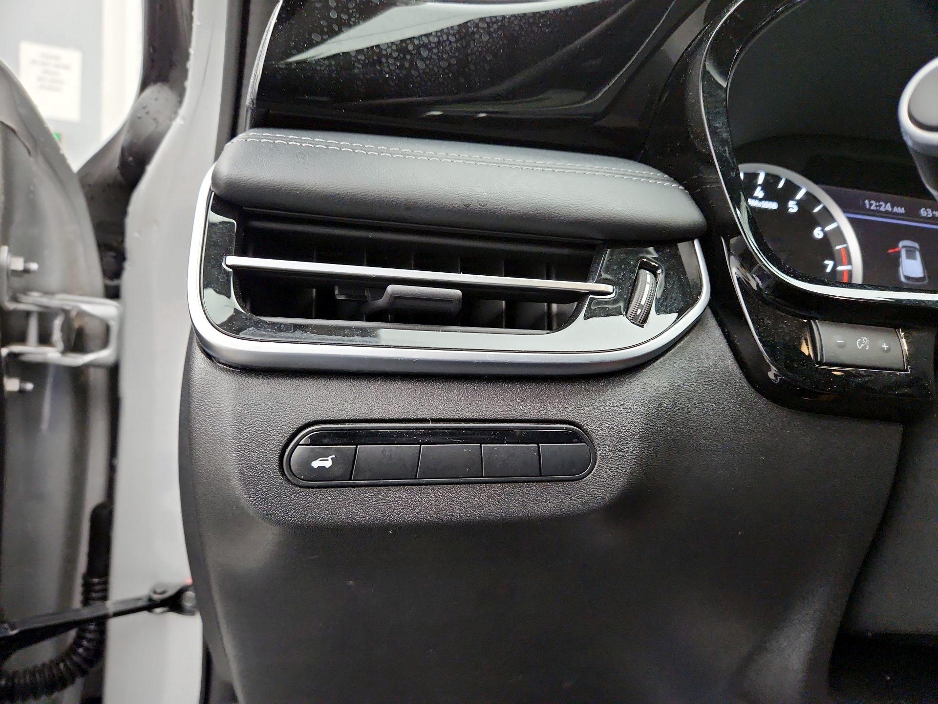 Thumbnail: 2023 INFINITI QX60 - 13