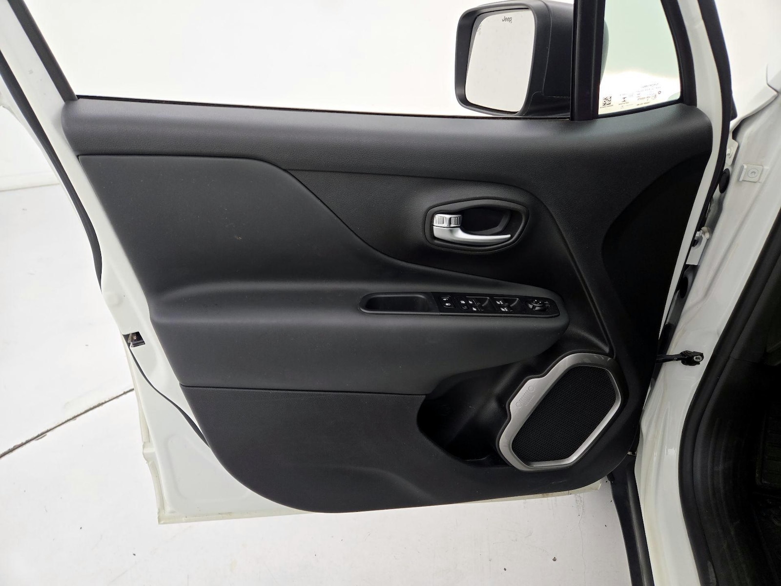 2022 Jeep Renegade Latitude - Photo 13