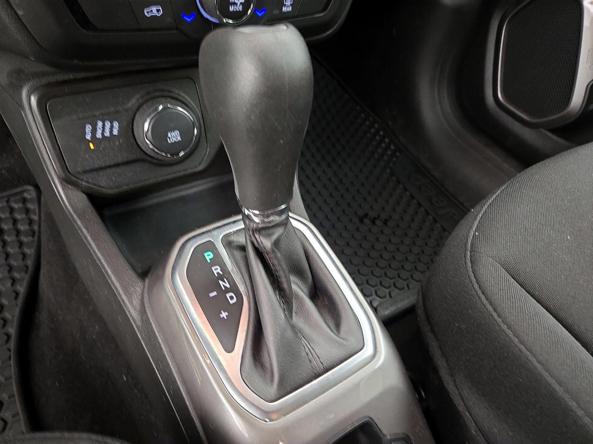 Thumbnail: 2022 Jeep Renegade - 18