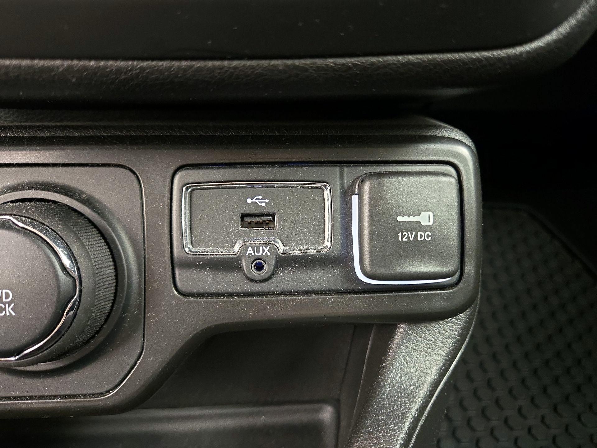 Thumbnail: 2022 Jeep Renegade - 19