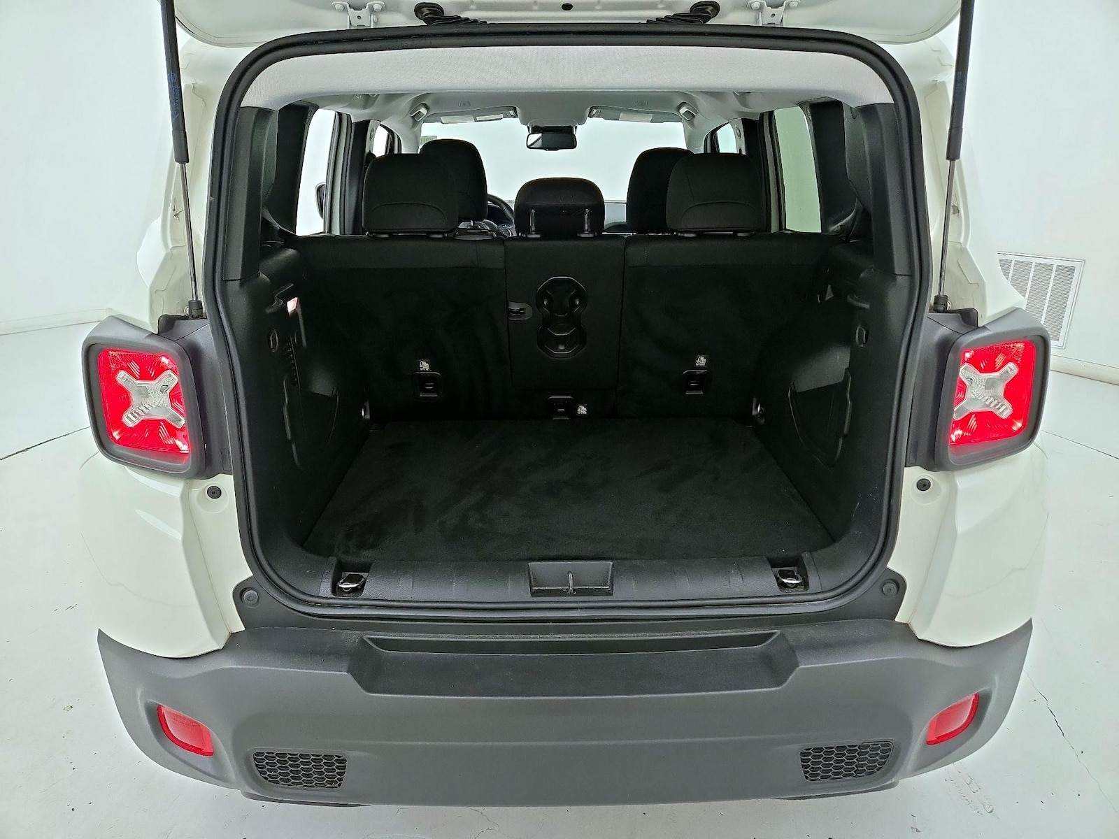 2022 Jeep Renegade Latitude - Photo 22