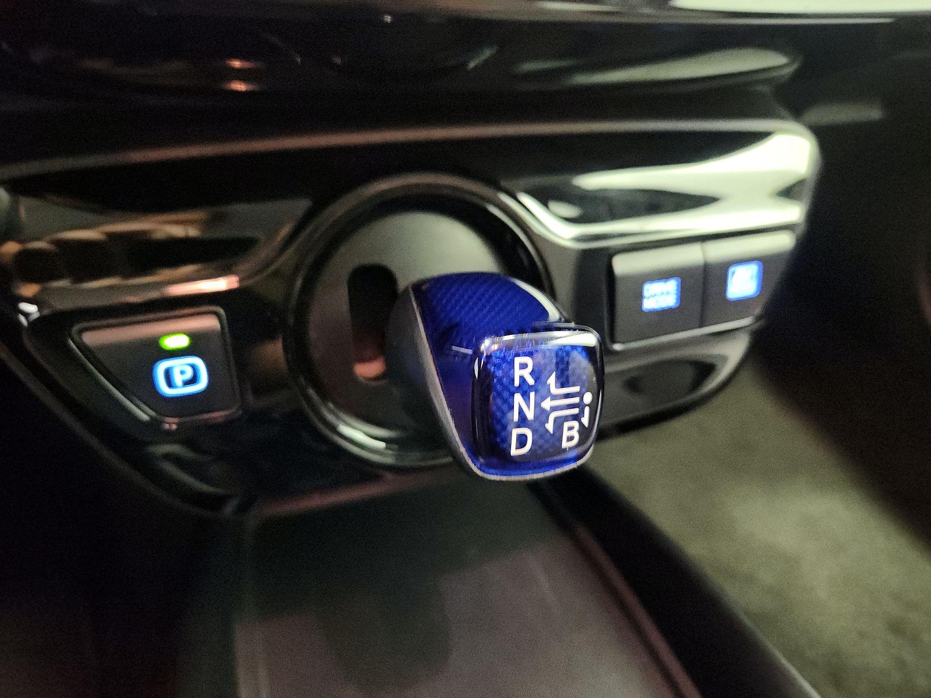 Thumbnail: 2022 Toyota Prius - 18