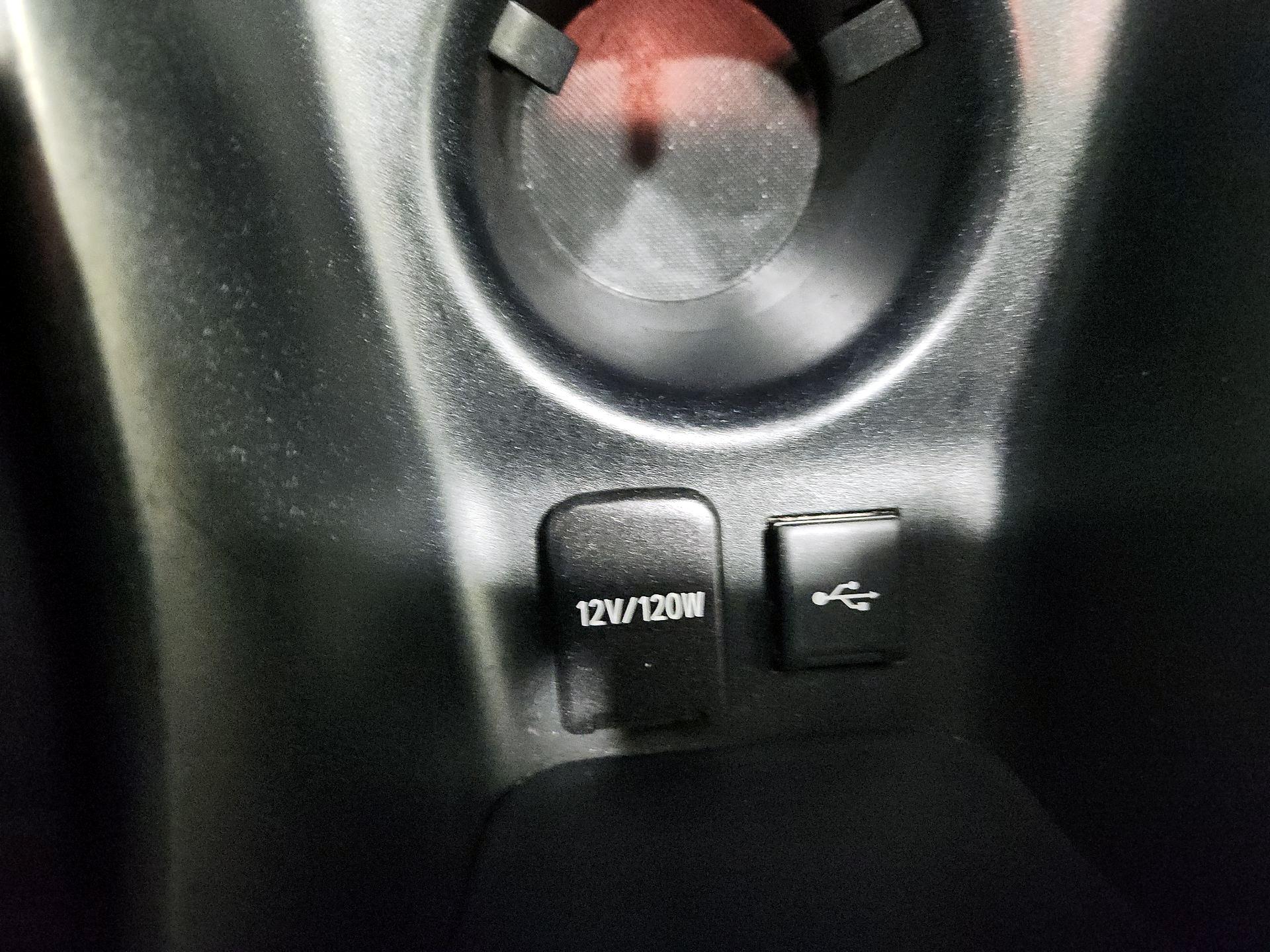 Thumbnail: 2022 Toyota Prius - 19