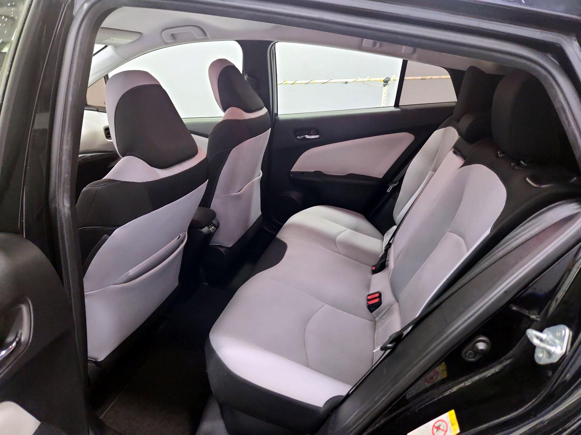 Thumbnail: 2022 Toyota Prius - 20