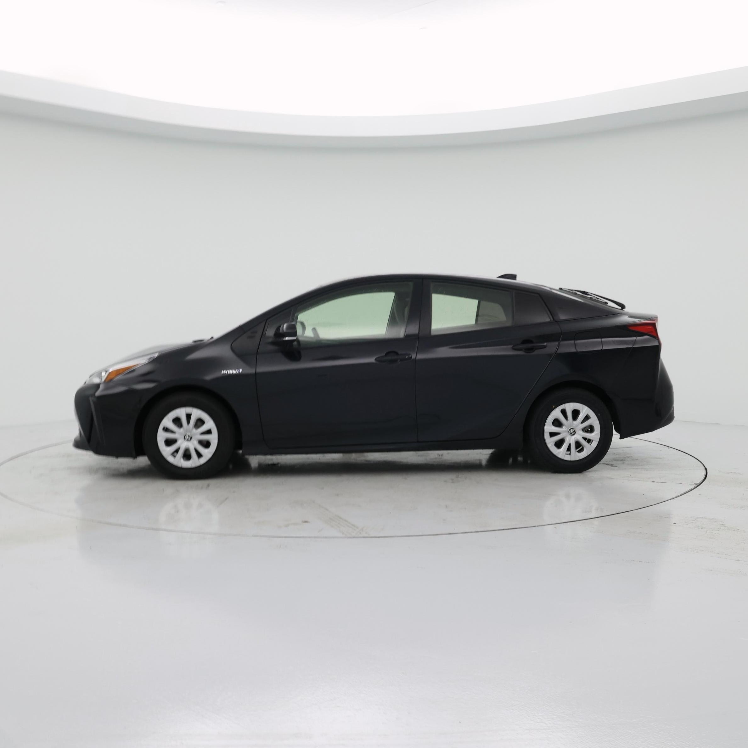 Thumbnail: 2022 Toyota Prius - 3