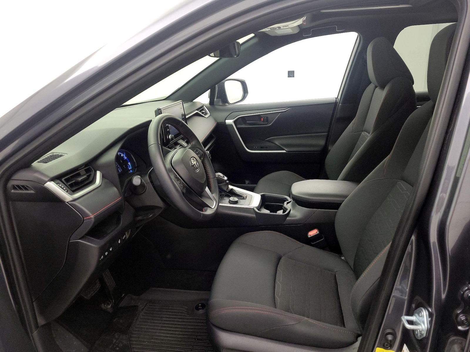 2021 Toyota RAV4 SE - Photo 12