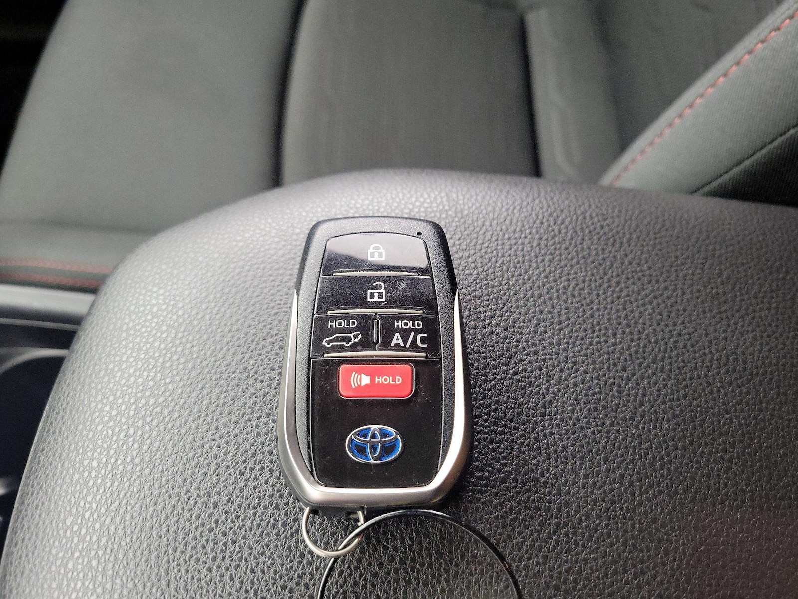 2021 Toyota RAV4 SE - Photo 25