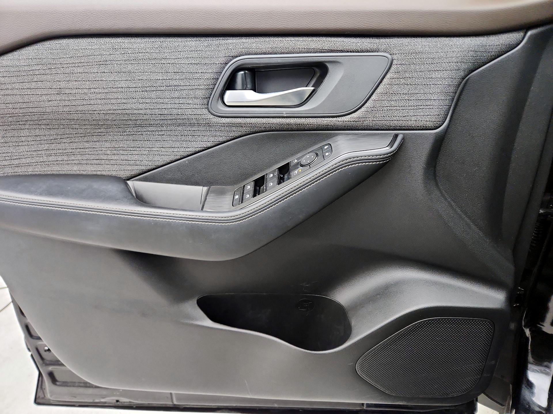 Thumbnail: 2023 Nissan Rogue - 12