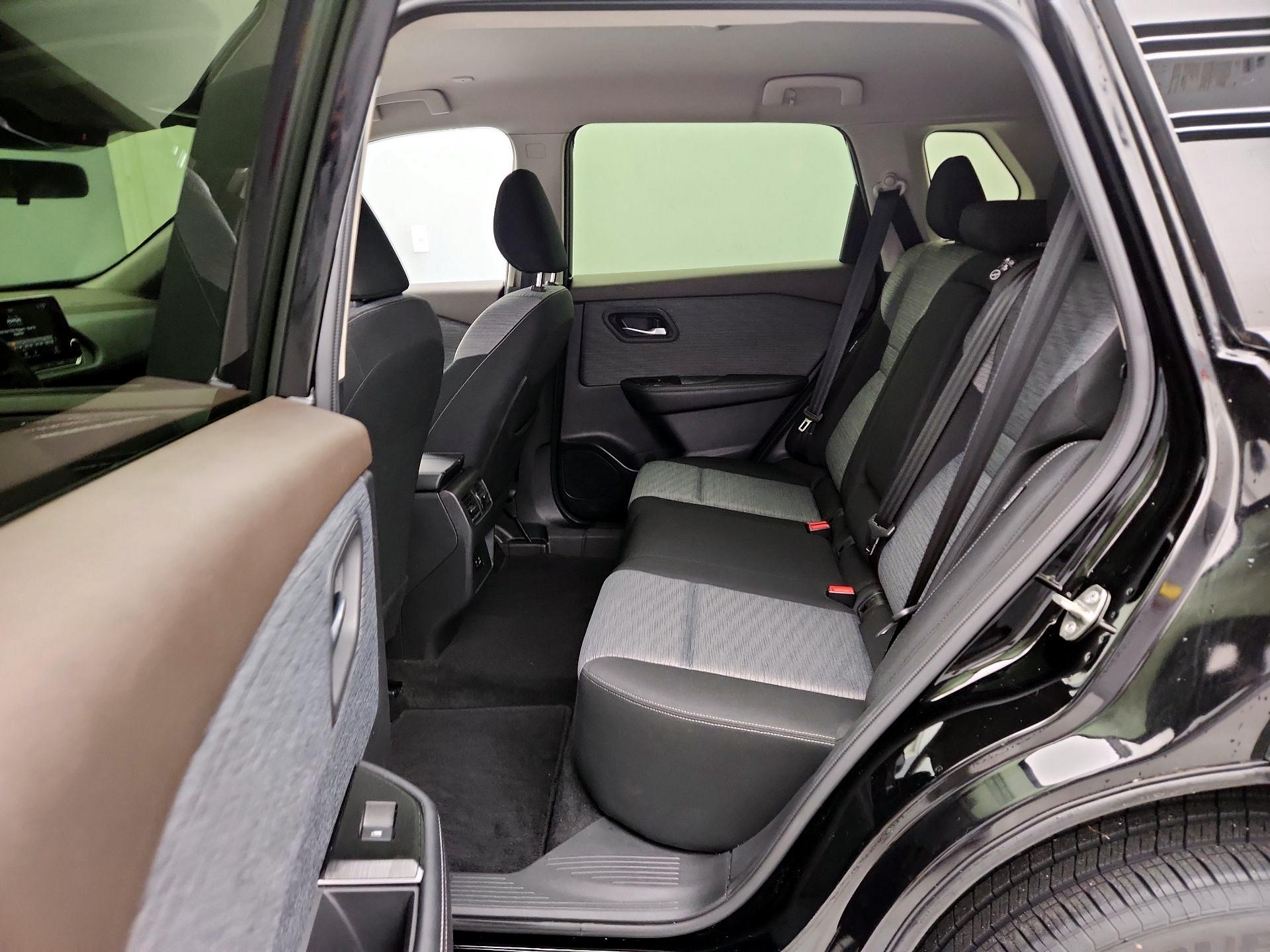 Thumbnail: 2023 Nissan Rogue - 19