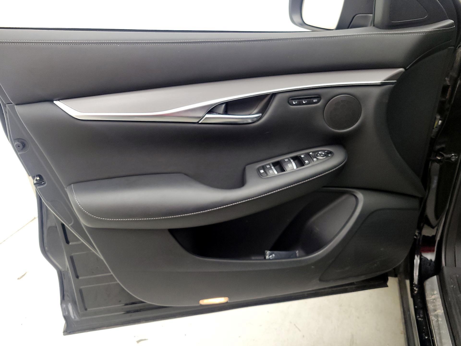 Thumbnail: 2023 INFINITI QX50 - 12