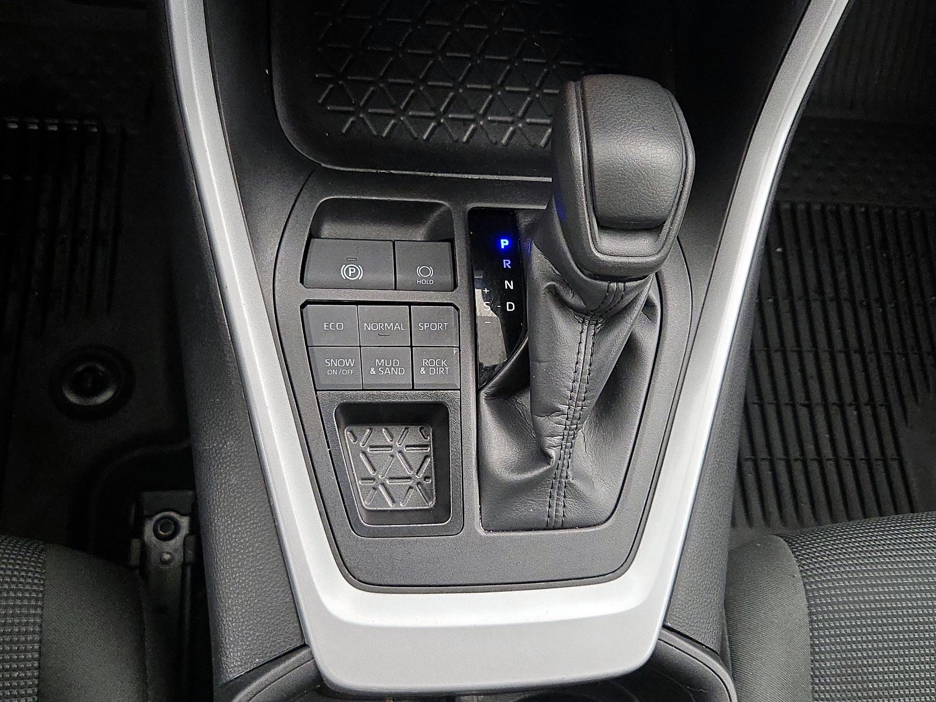 Thumbnail: 2024 Toyota RAV4 - 17