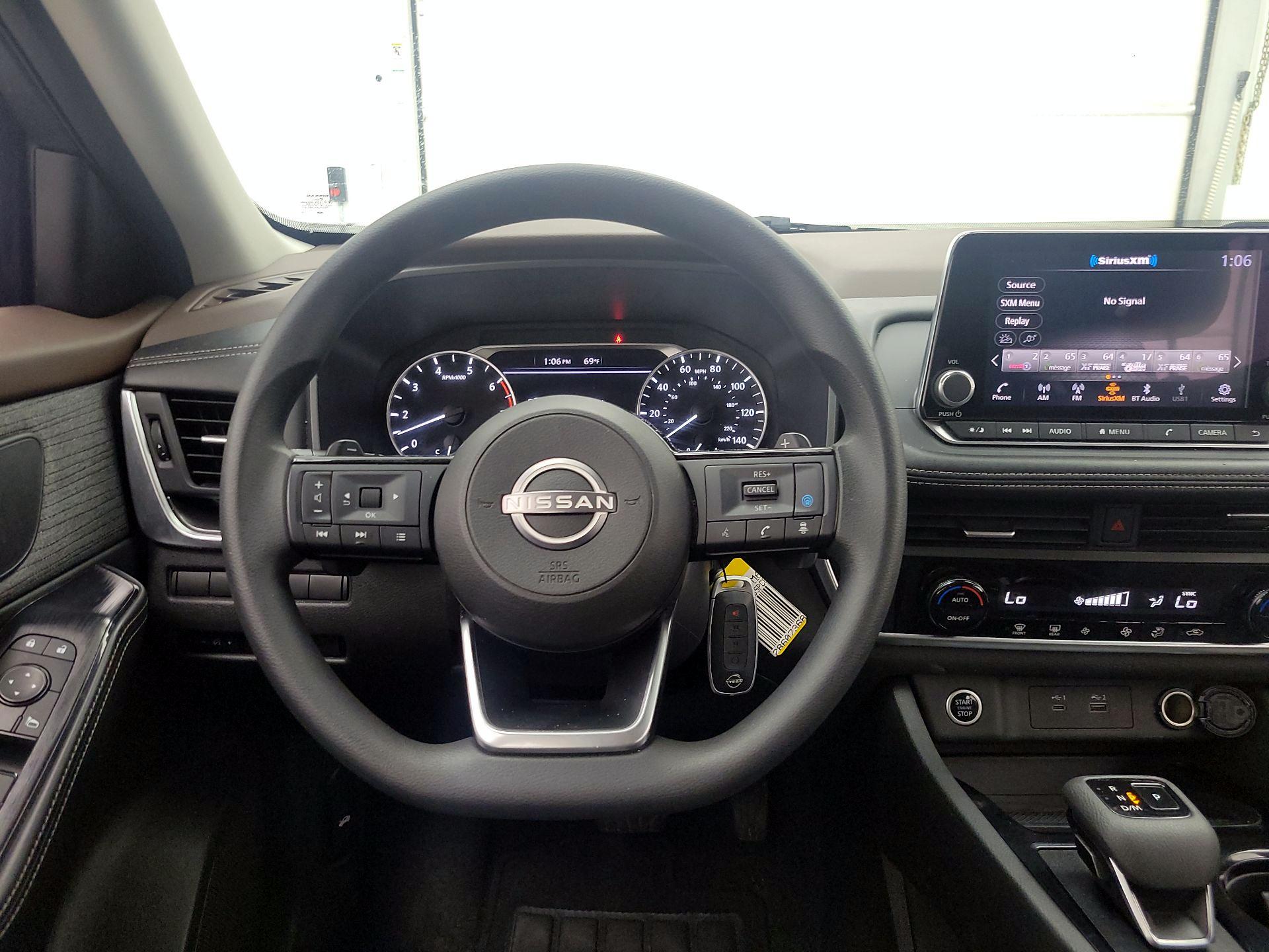 Thumbnail: 2023 Nissan Rogue - 10