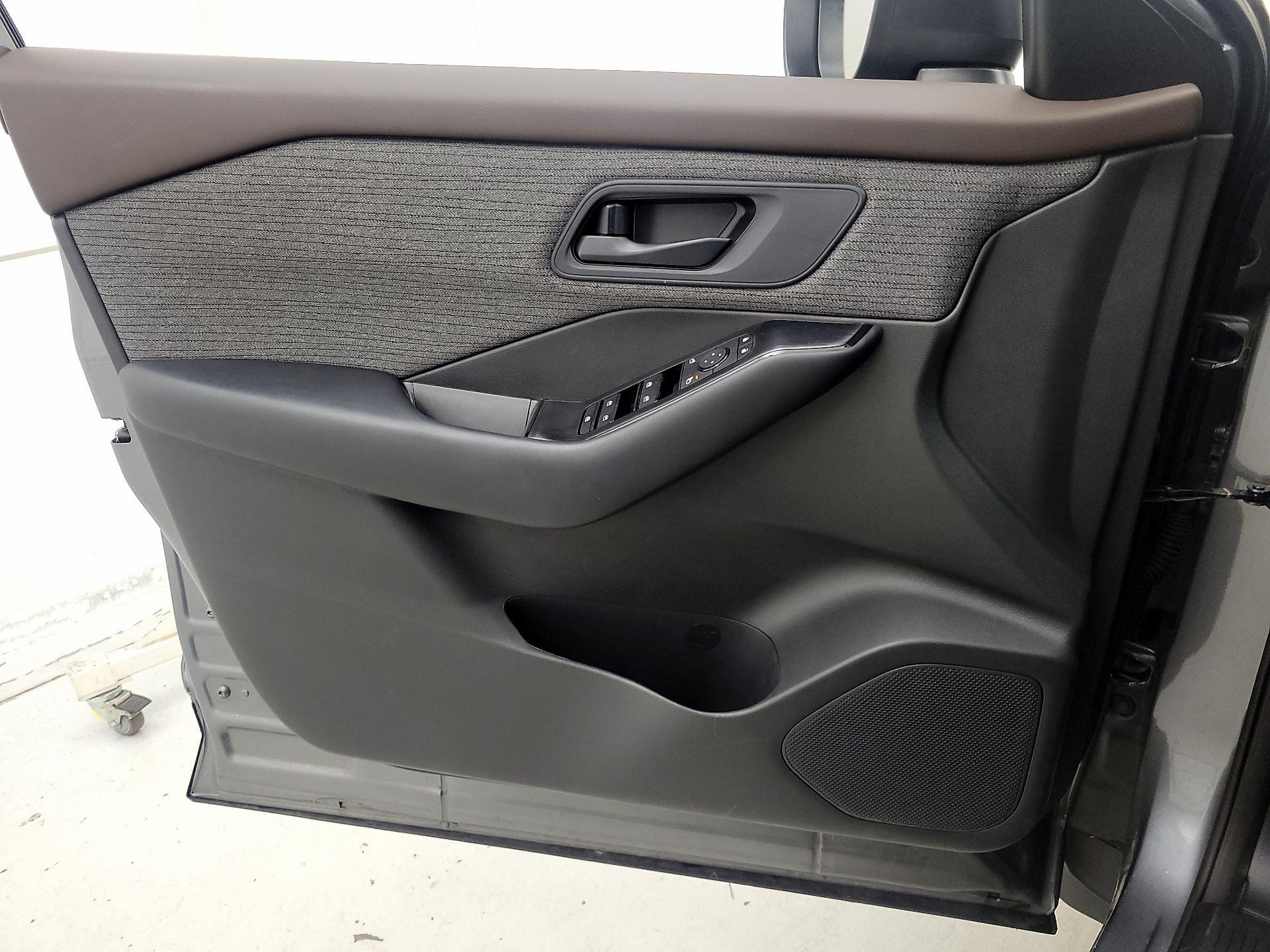 Thumbnail: 2023 Nissan Rogue - 12