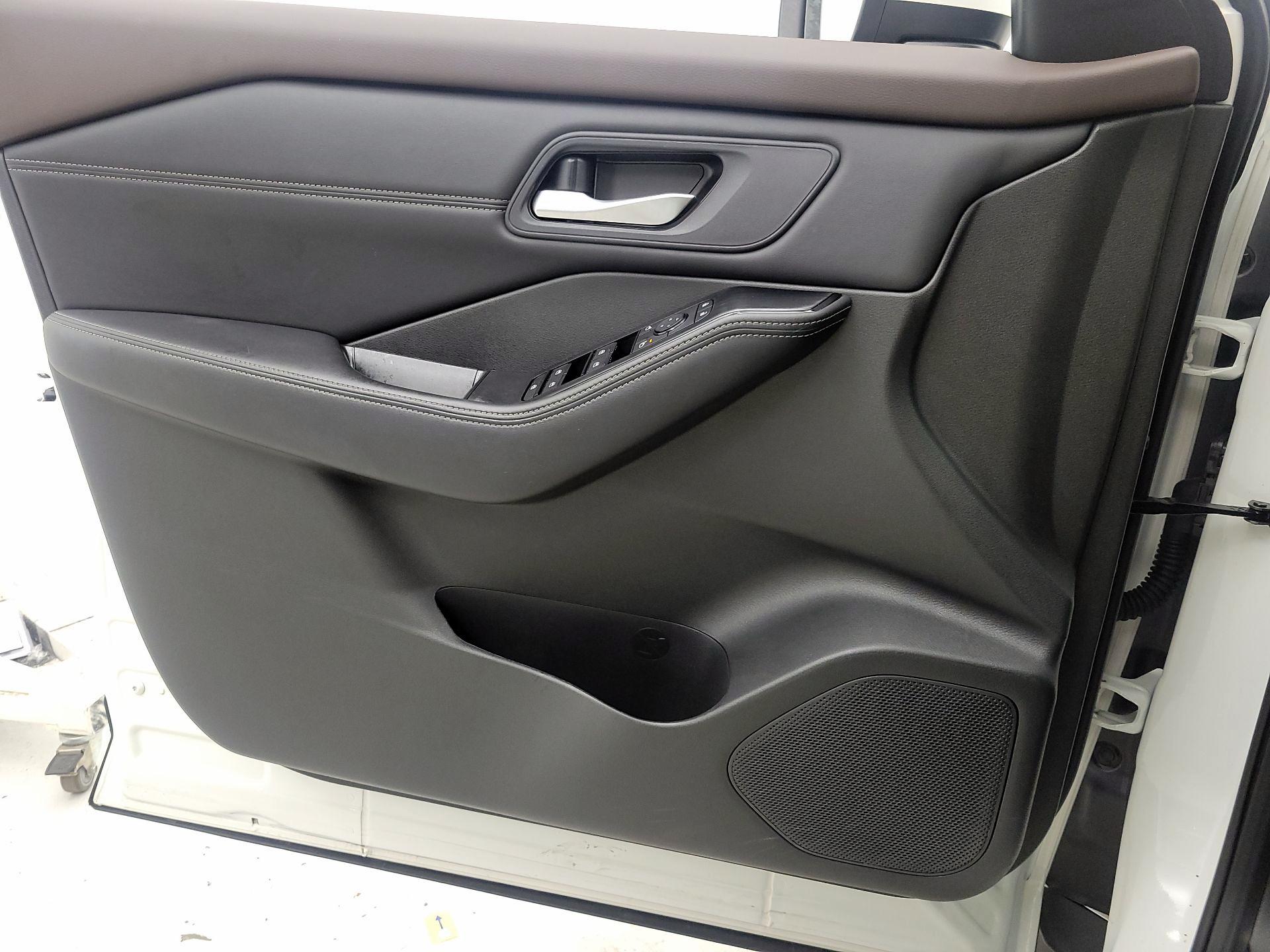 Thumbnail: 2023 Nissan Rogue - 12