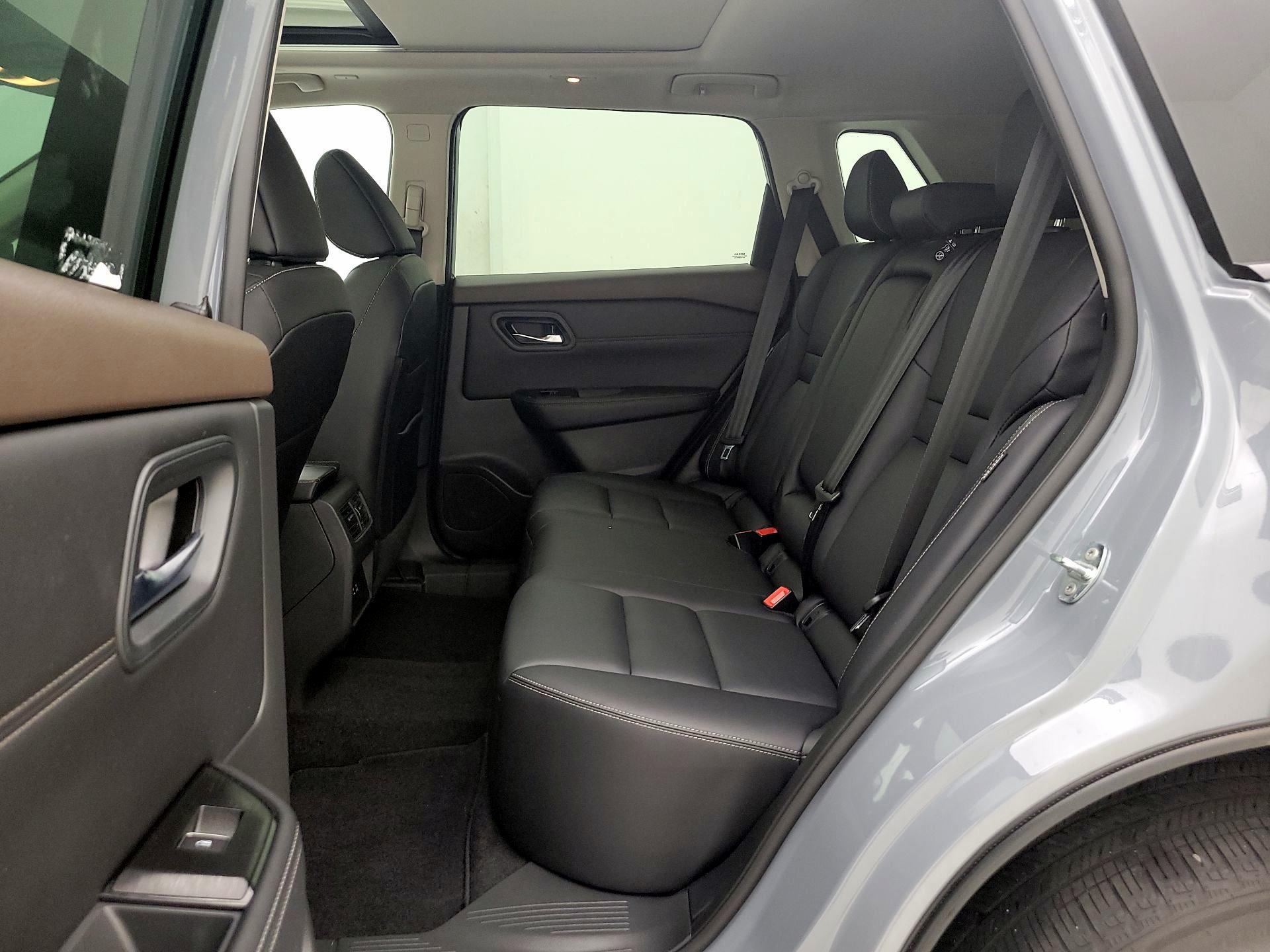 Thumbnail: 2023 Nissan Rogue - 18