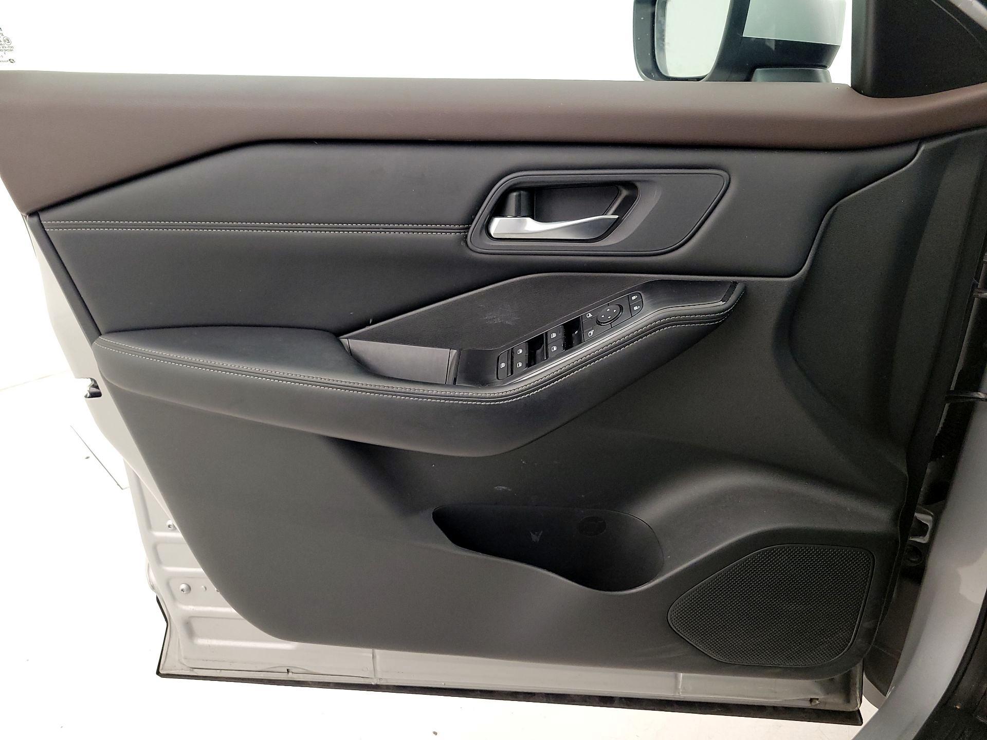 Thumbnail: 2023 Nissan Rogue - 10