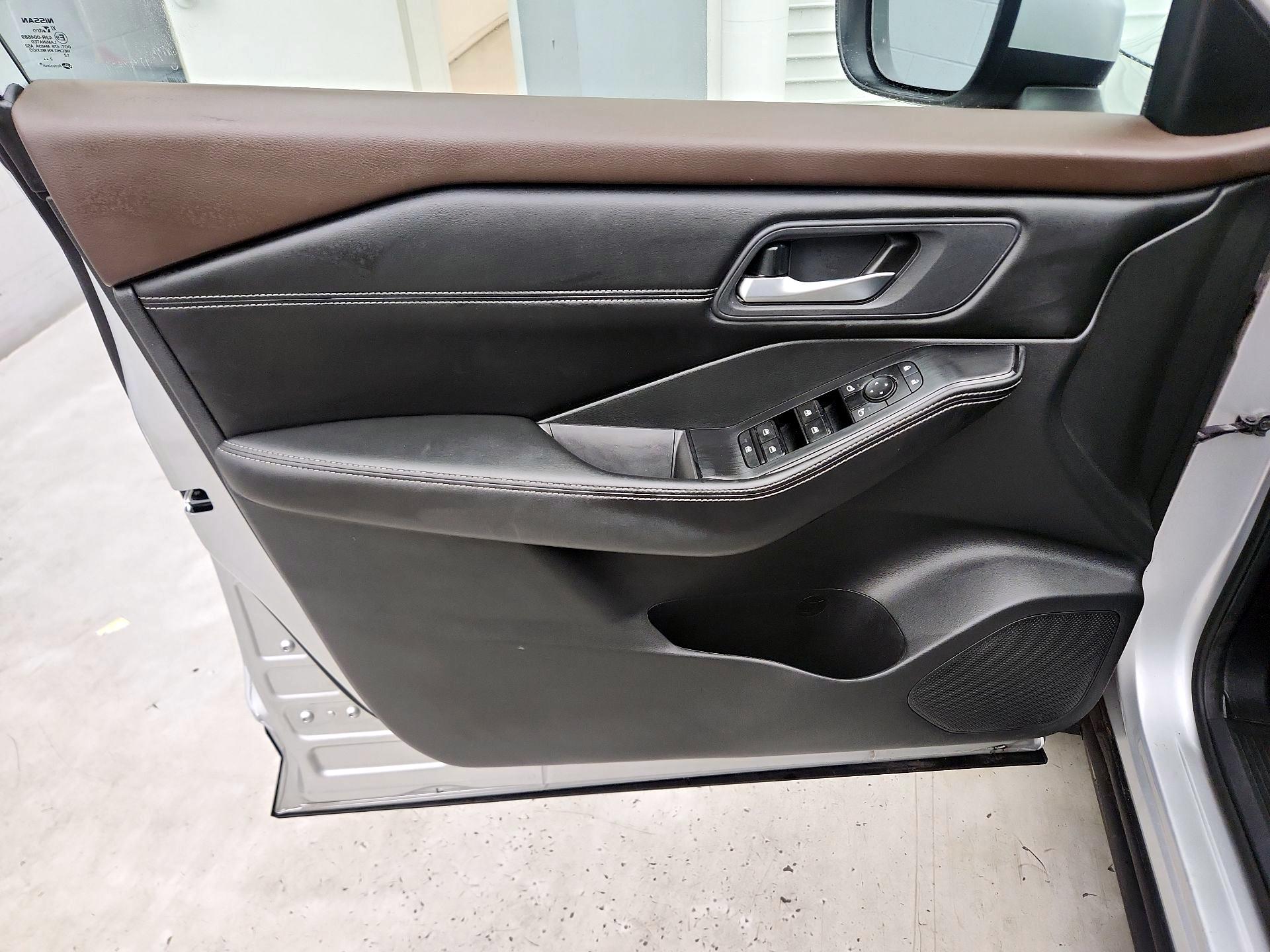 Thumbnail: 2023 Nissan Rogue - 12