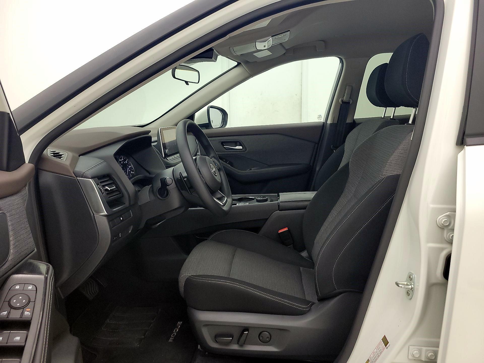 Thumbnail: 2023 Nissan Rogue - 9