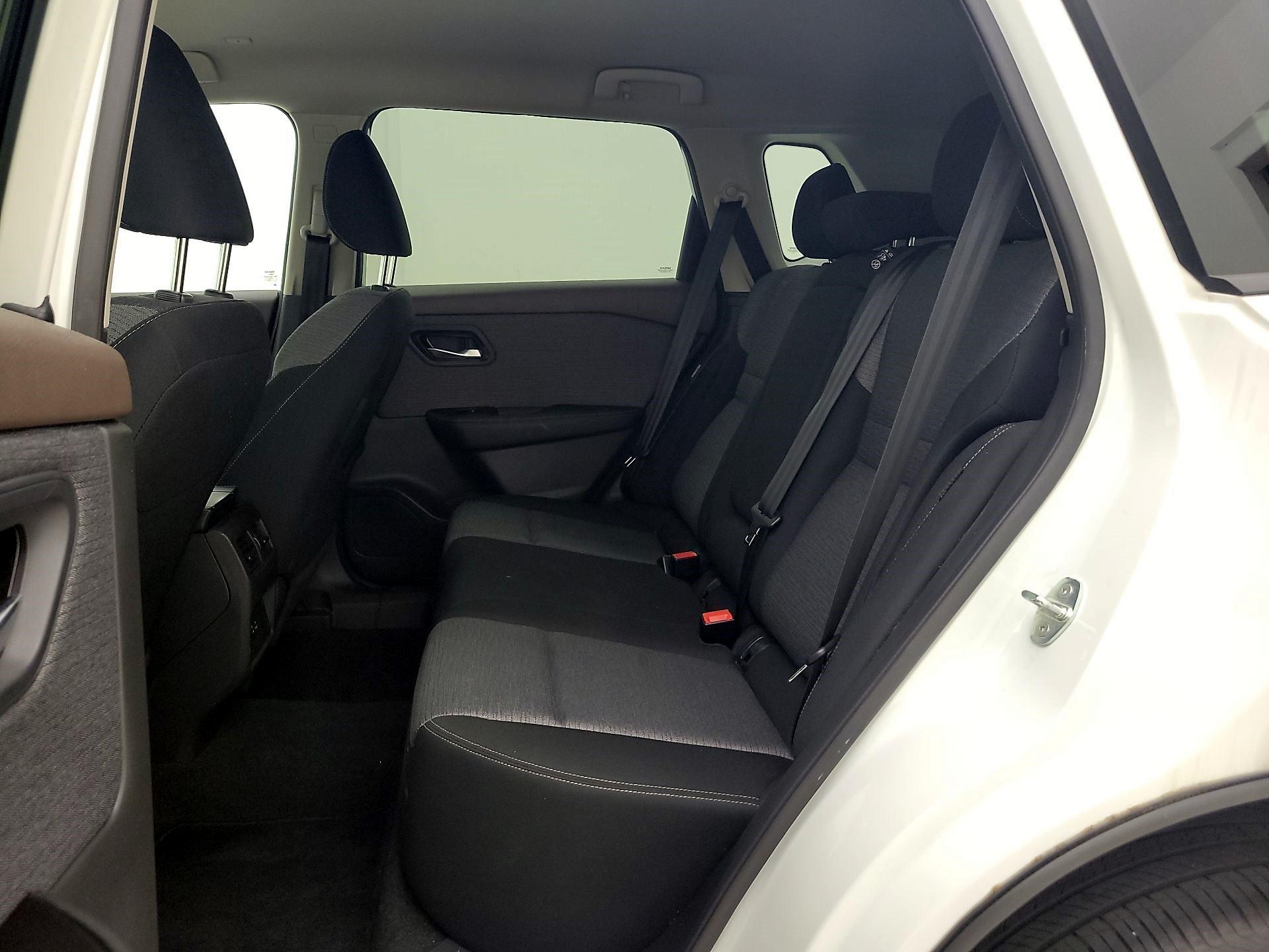 Thumbnail: 2023 Nissan Rogue - 17